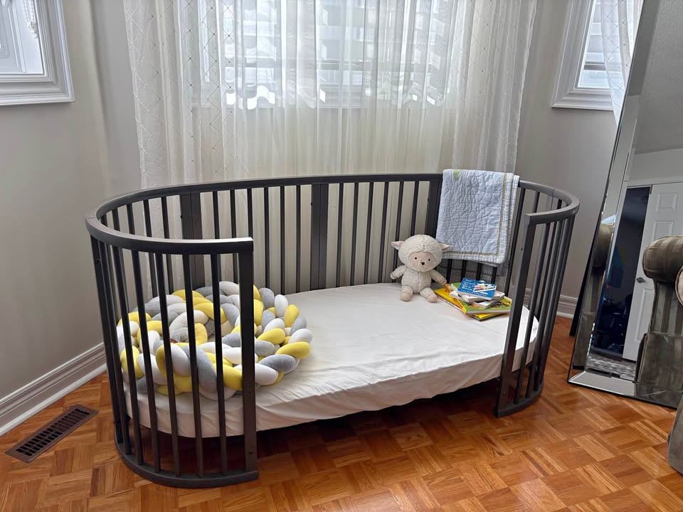 Stokke Sleepi Bed V2 with junior extension kit