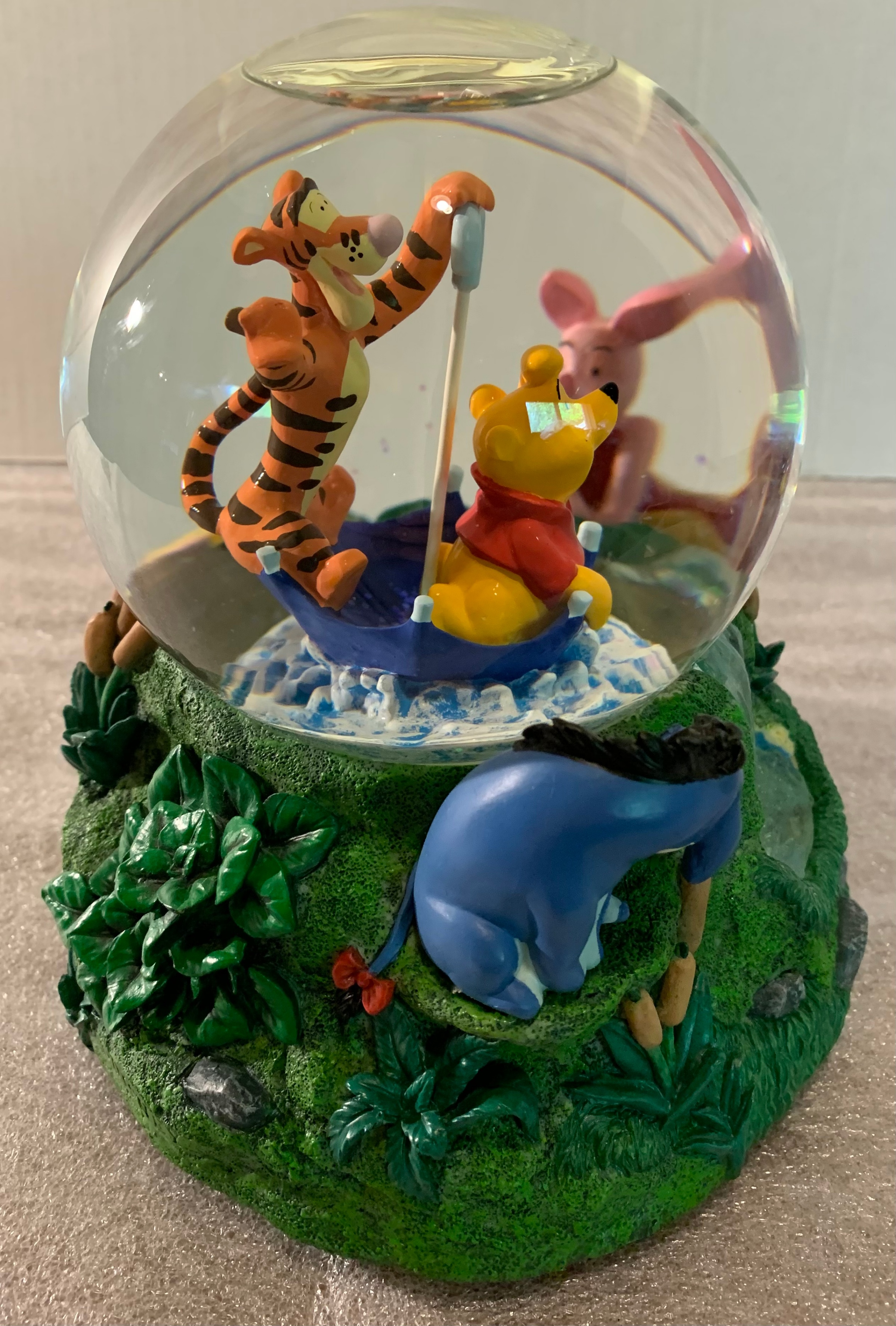 Winnie the Poo Musical Snow globe - photo 4