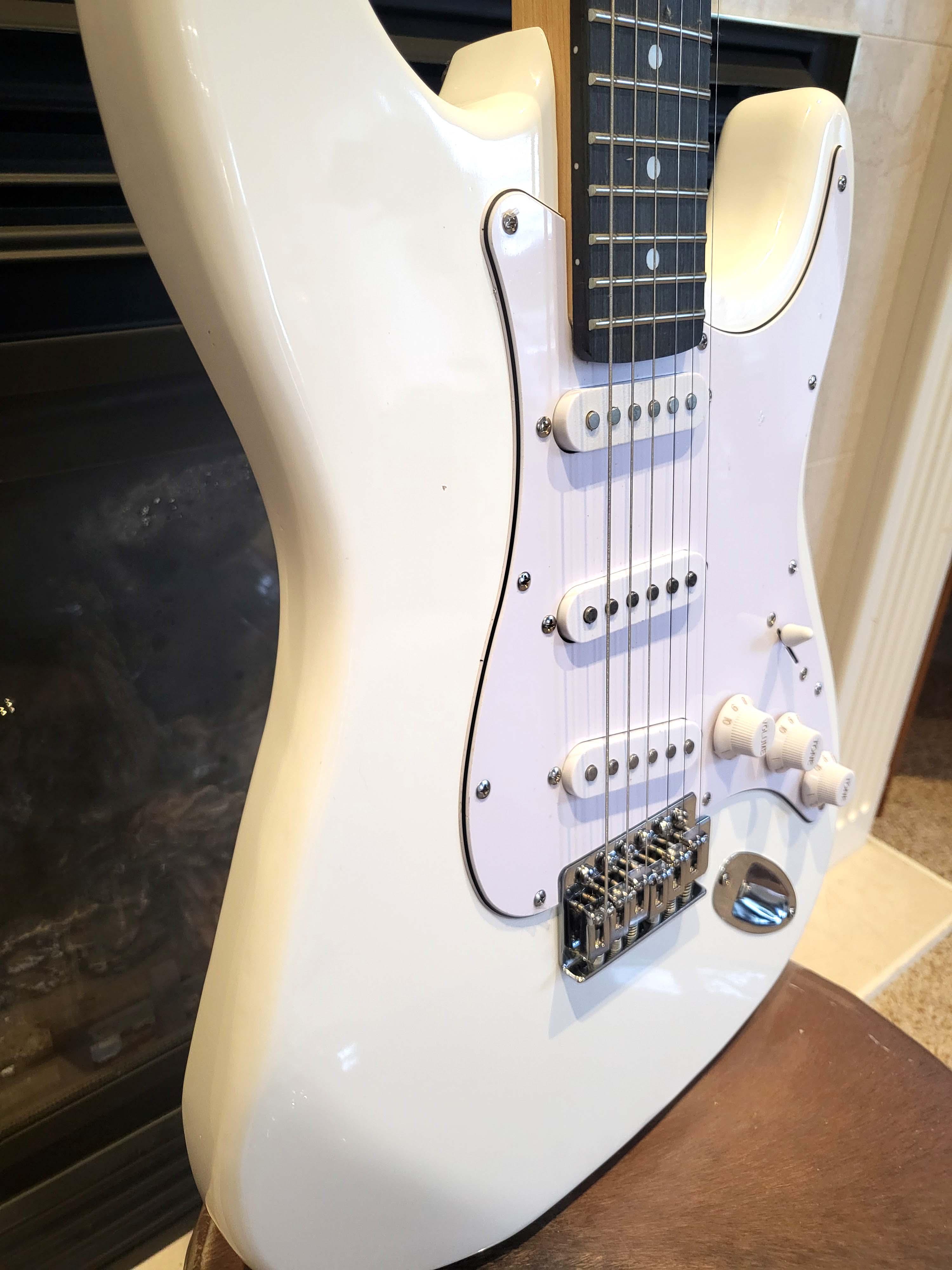 Brand New White Electric Guitar – Clean Sound, Solid Quality - photo 5