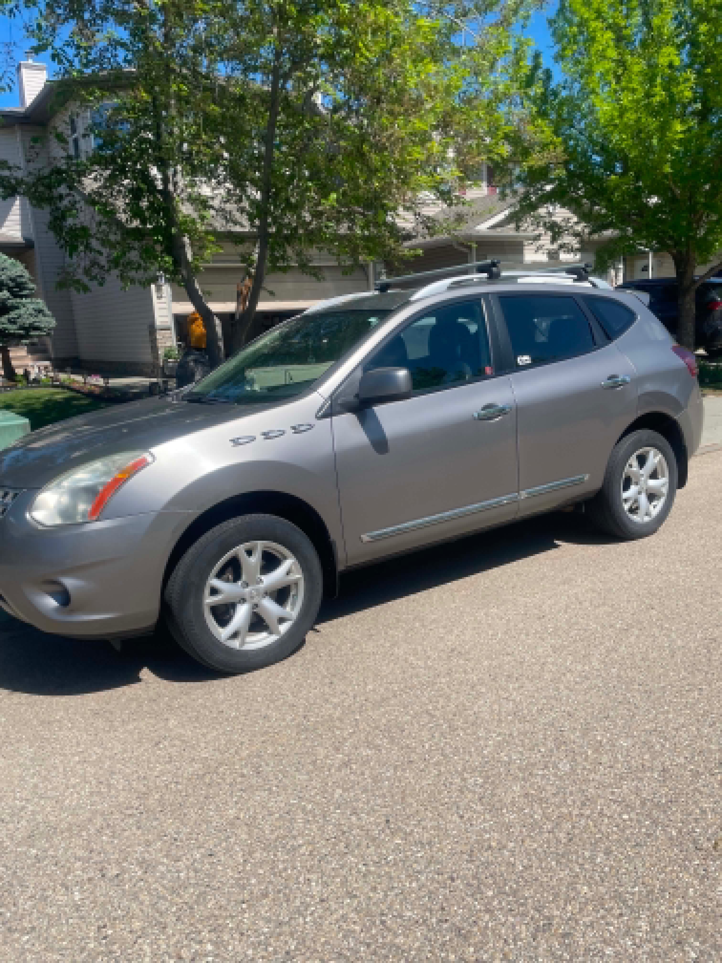 2011 Nissan Rogue AWD + Winter Tires $5,300 OBO