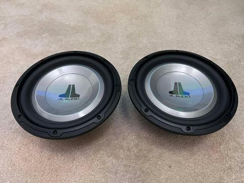 Two 10" Jl 10w1v2-8