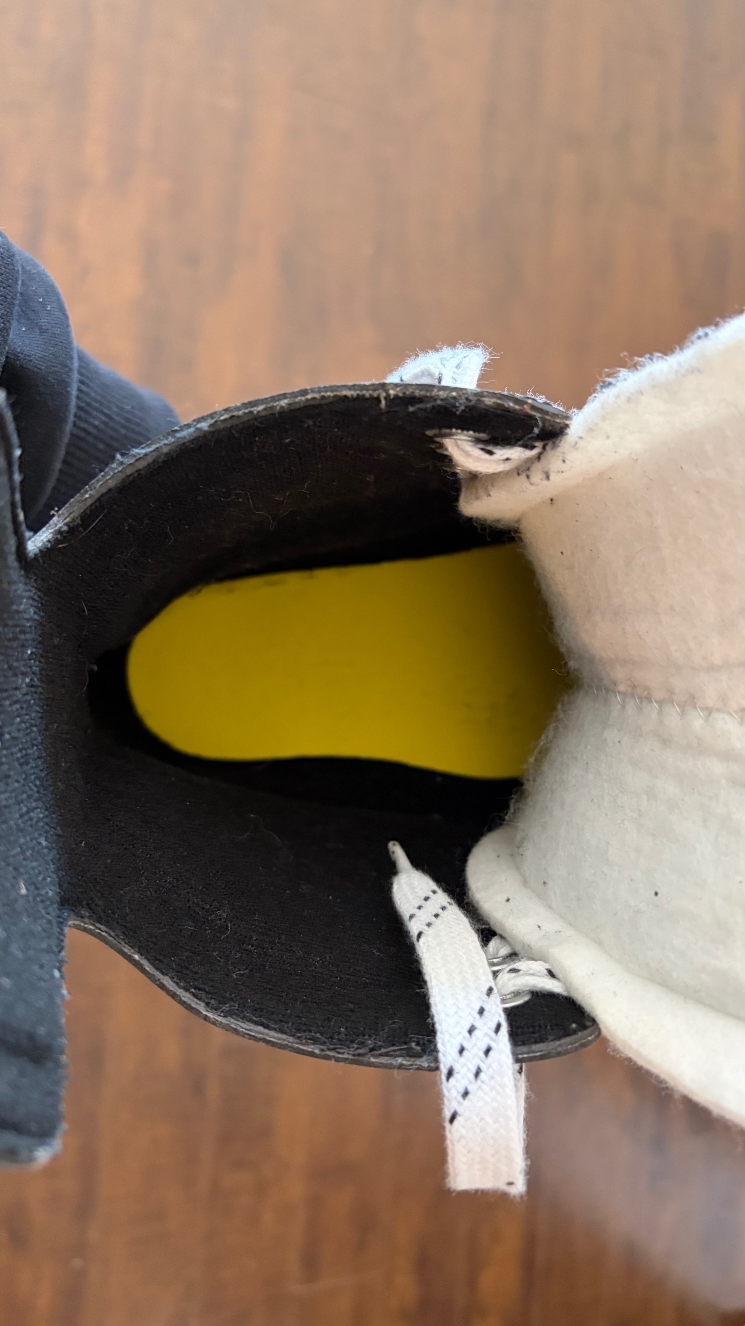 CCM 9040 Ice Skates – Used Twice - photo 4