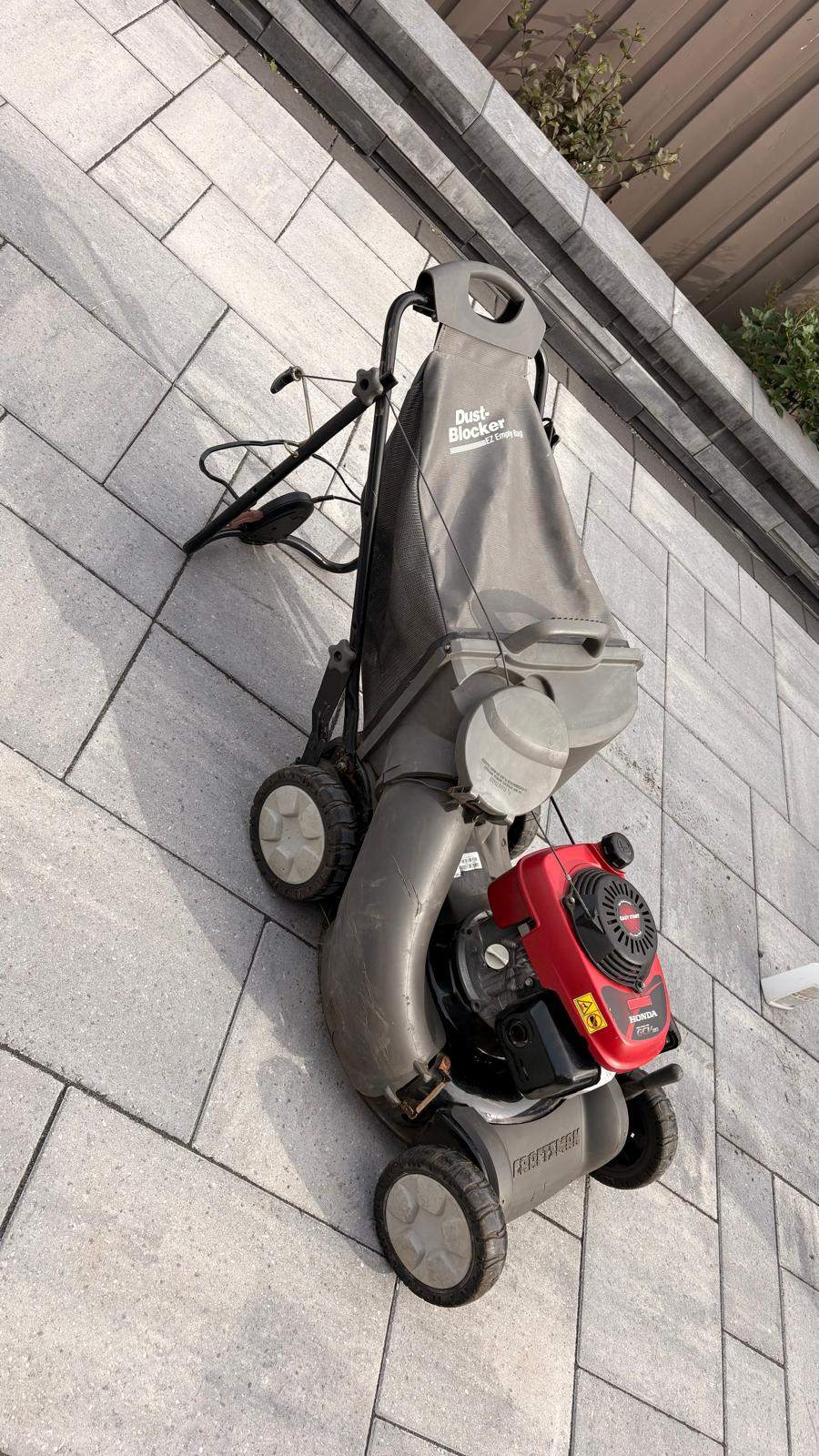 craftsman 21 inch self propelled Honda GCV engine - photo 2