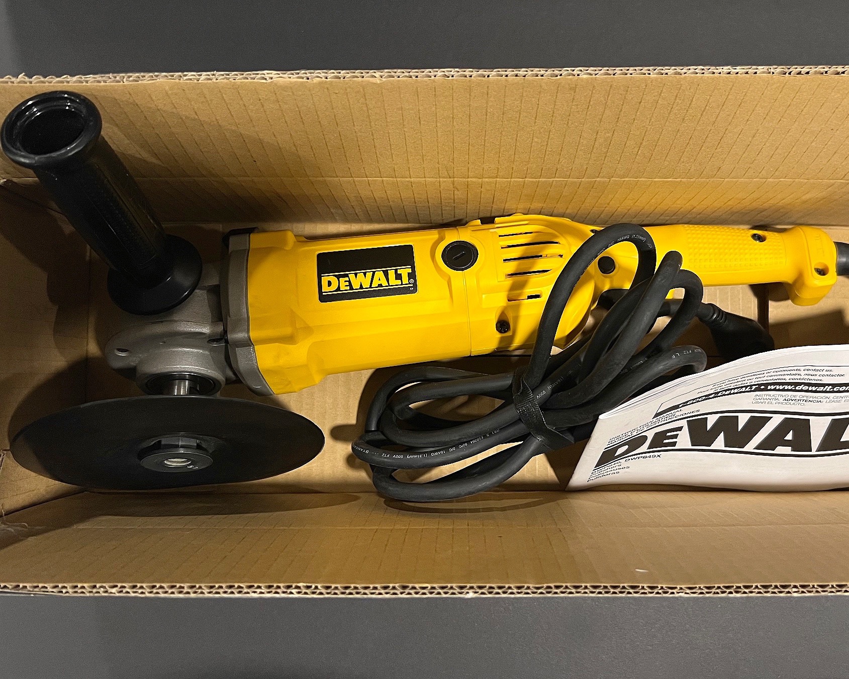 DeWalt Rotary Polisher | DWP849 - photo 2