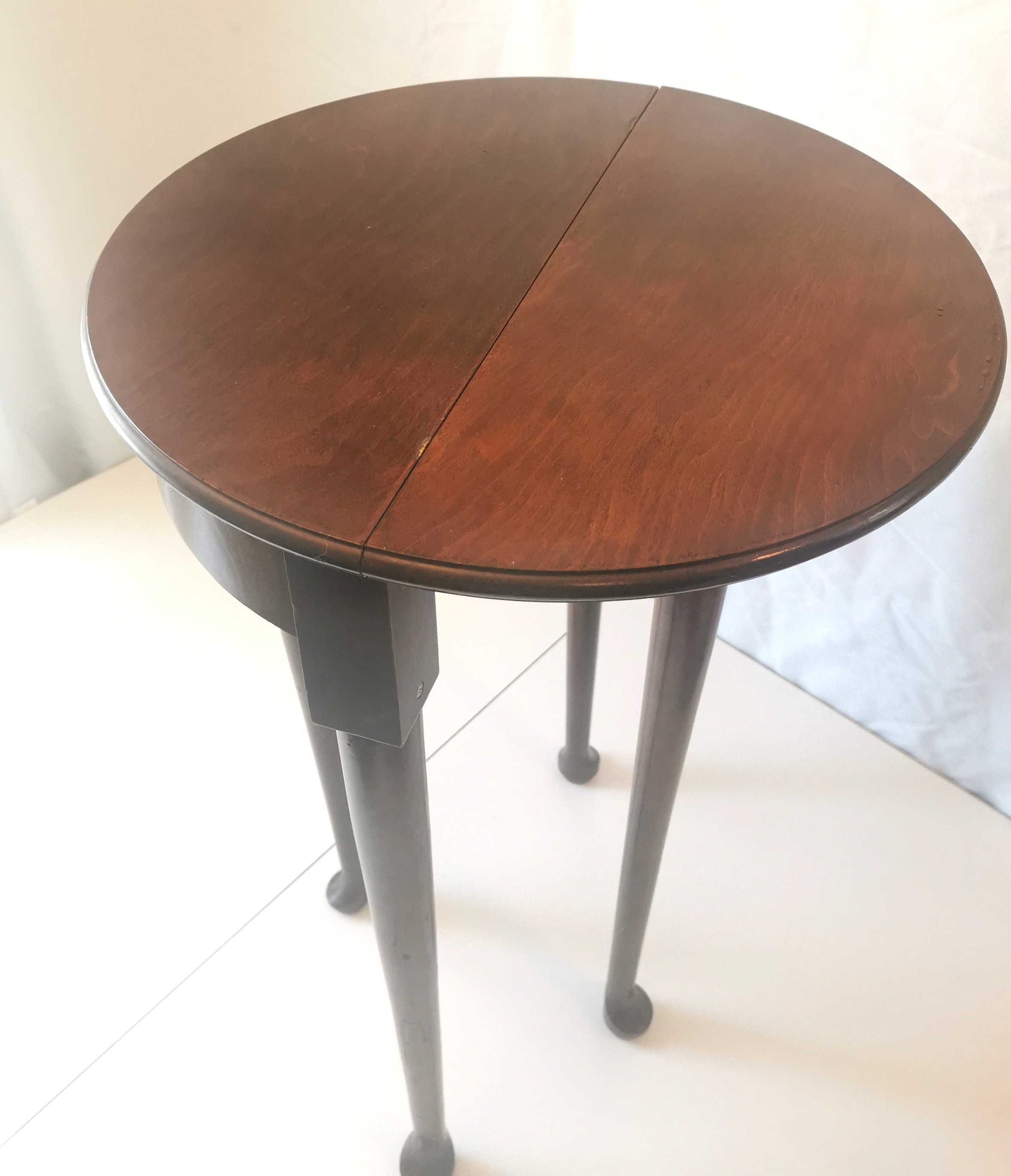 Maddox Style Hardwood Gateleg Tuckaway Table - Circa 1950 - photo 2