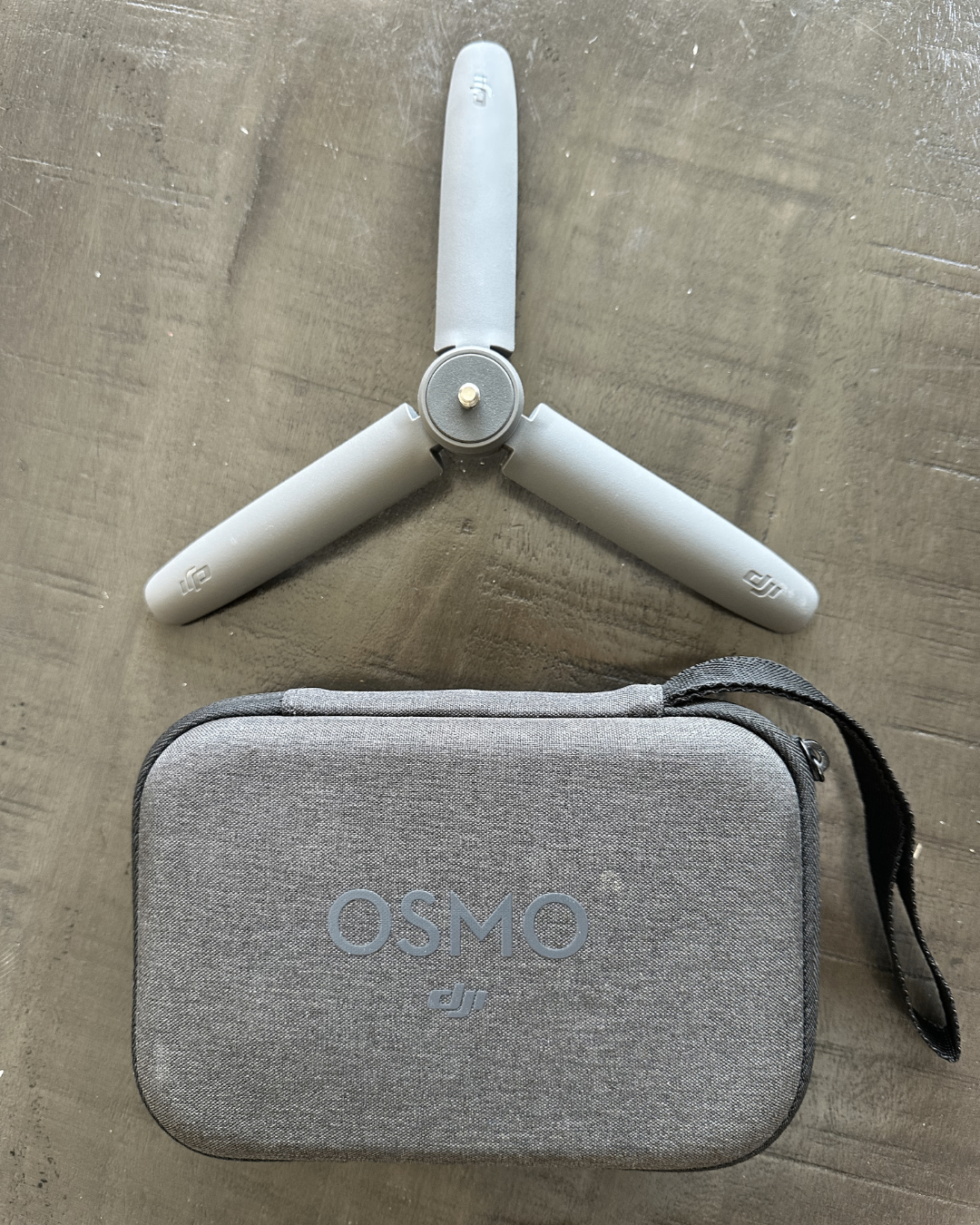 DJI Osmo Mobile 3 Combo Gimbal + Tripod + Case 📱🎥