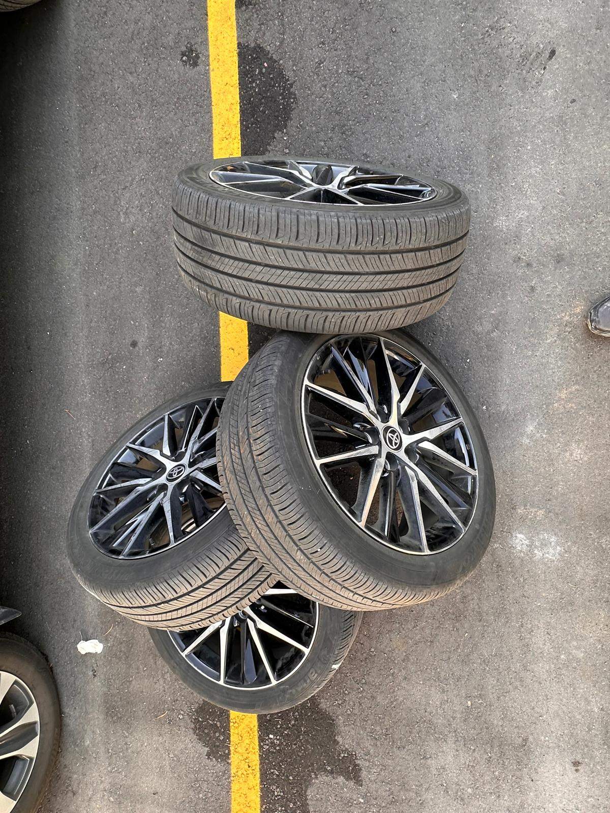 2024 Toyota Camry SE OEM 18" Wheels & Tires - photo 2