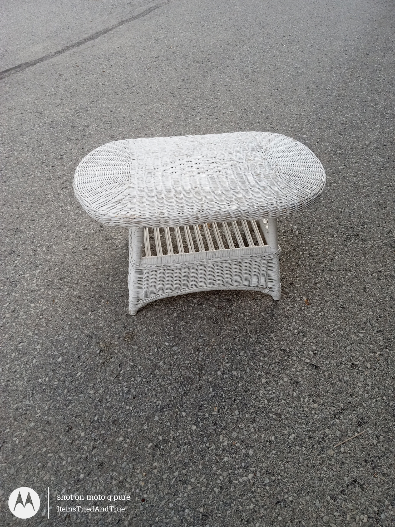 White Wicker Coffee Table – Oval Top with Lower Shelf