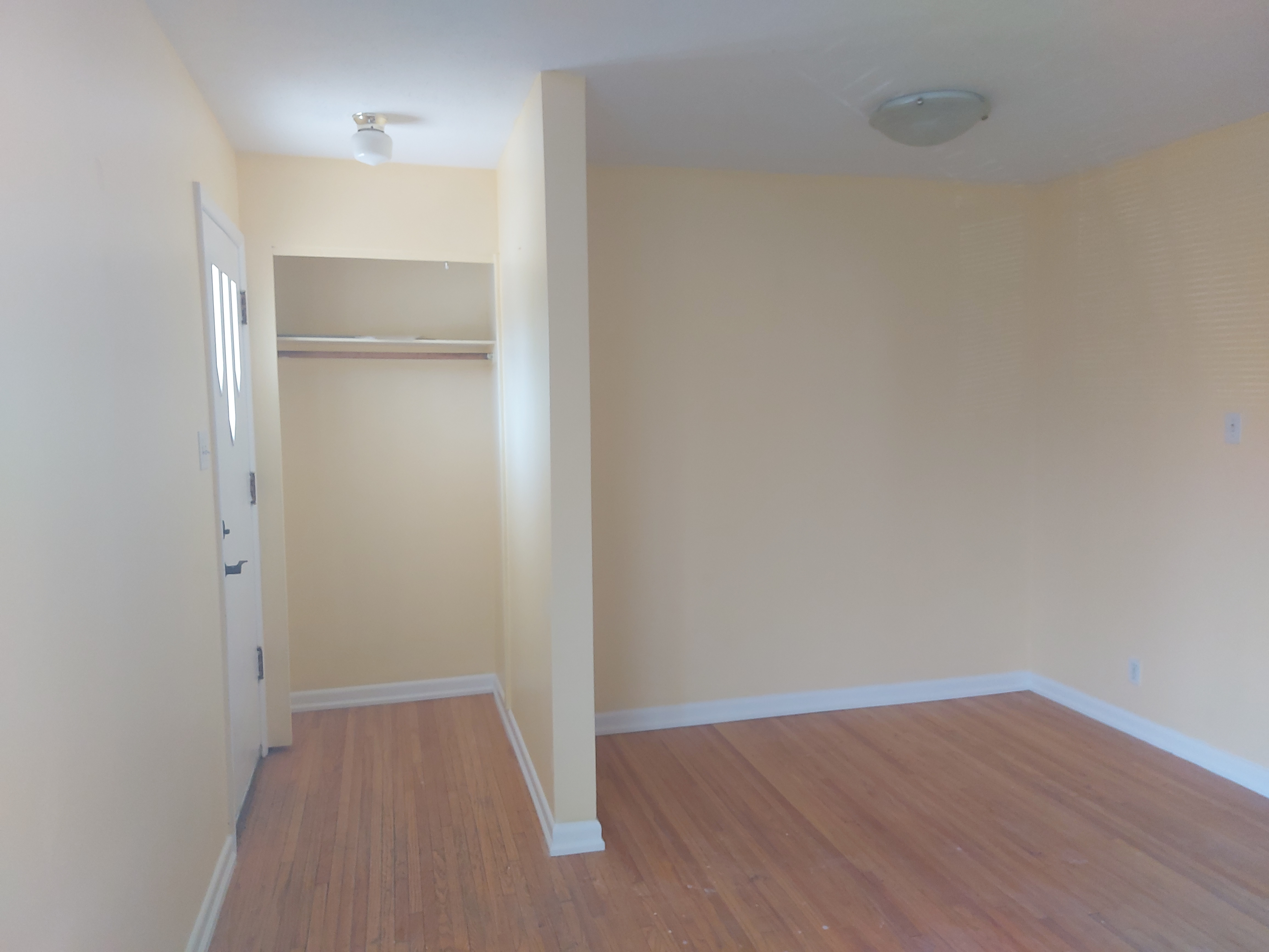 Fully furnished main level suite for Rent(photos yet to update) - photo 2