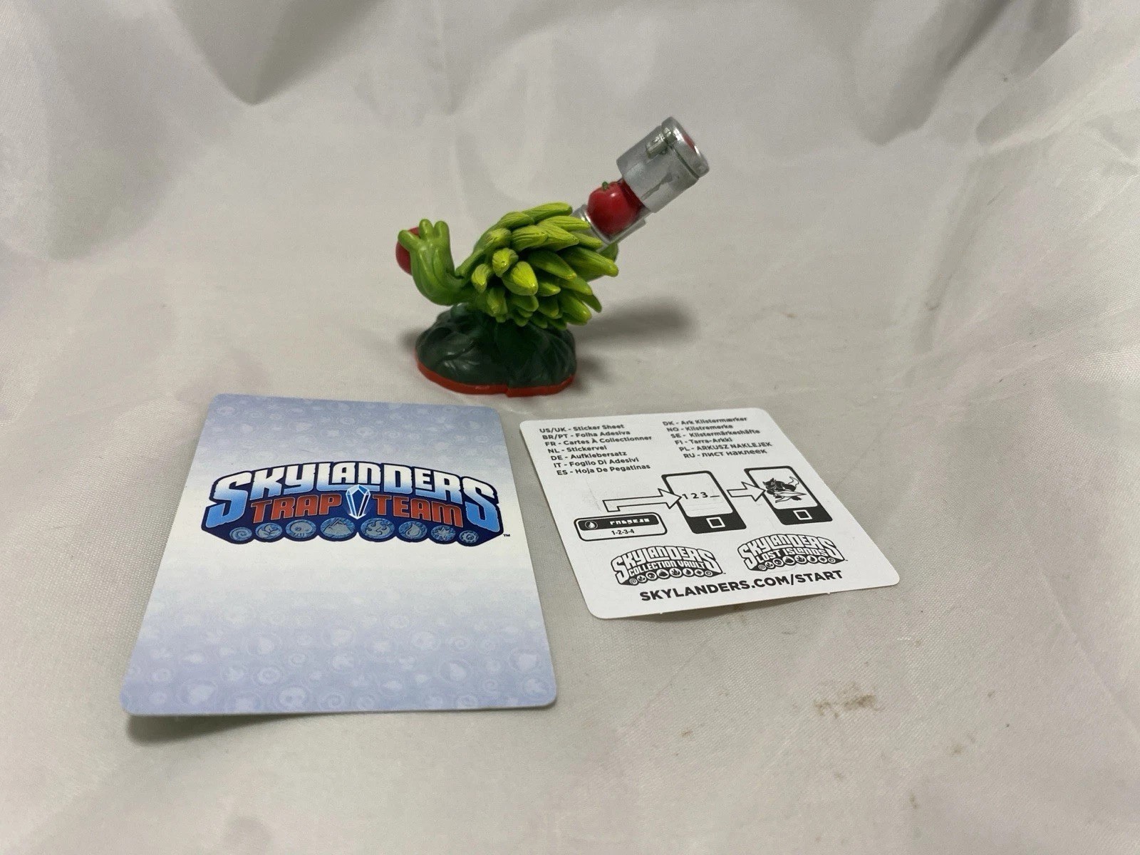 Skylanders Trap Team FOOD FIGHT Figure w/ Card & Sticker Sheet - - photo 2