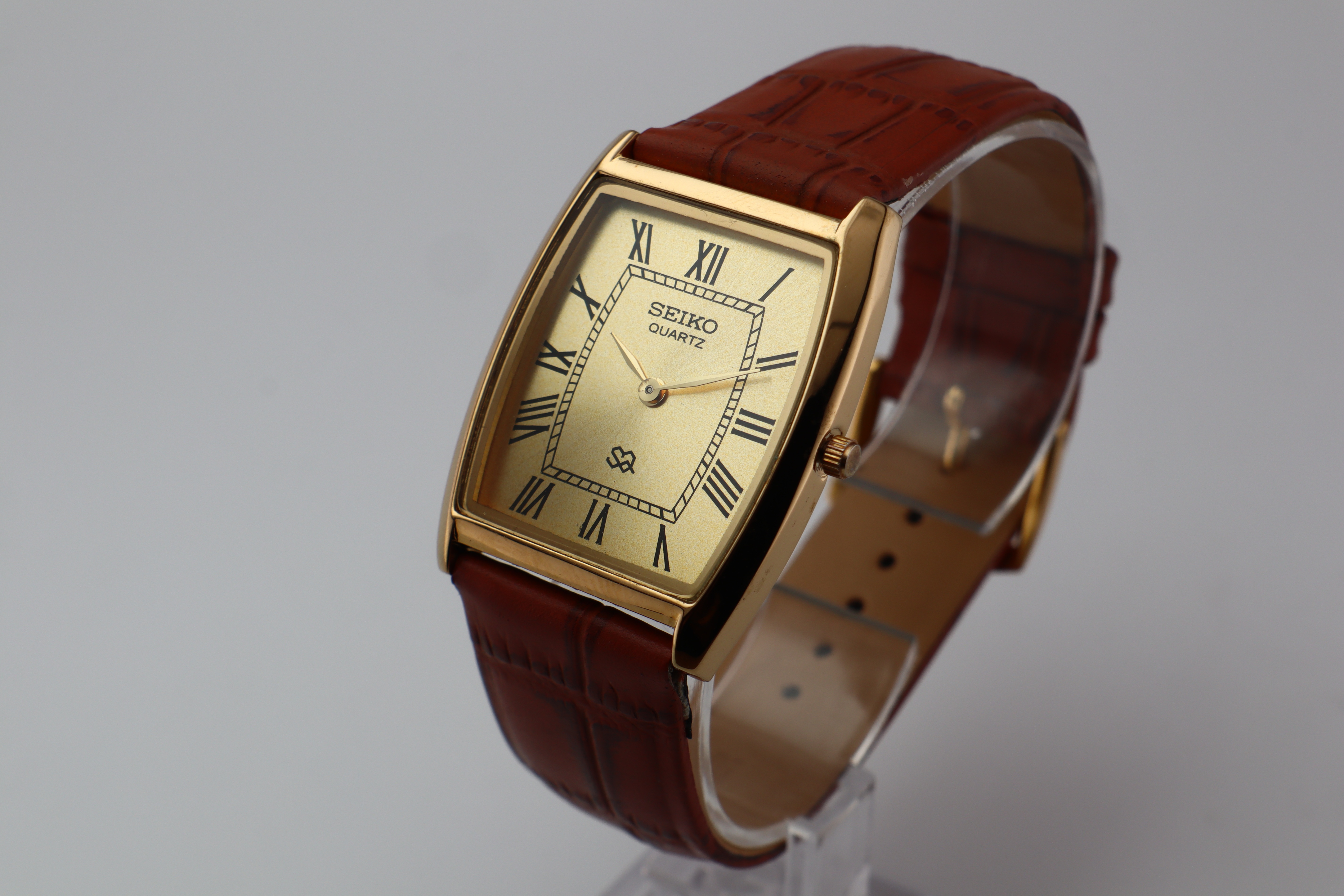 Refurbished Vintage Barrel Tank Men’s Watch - photo 3
