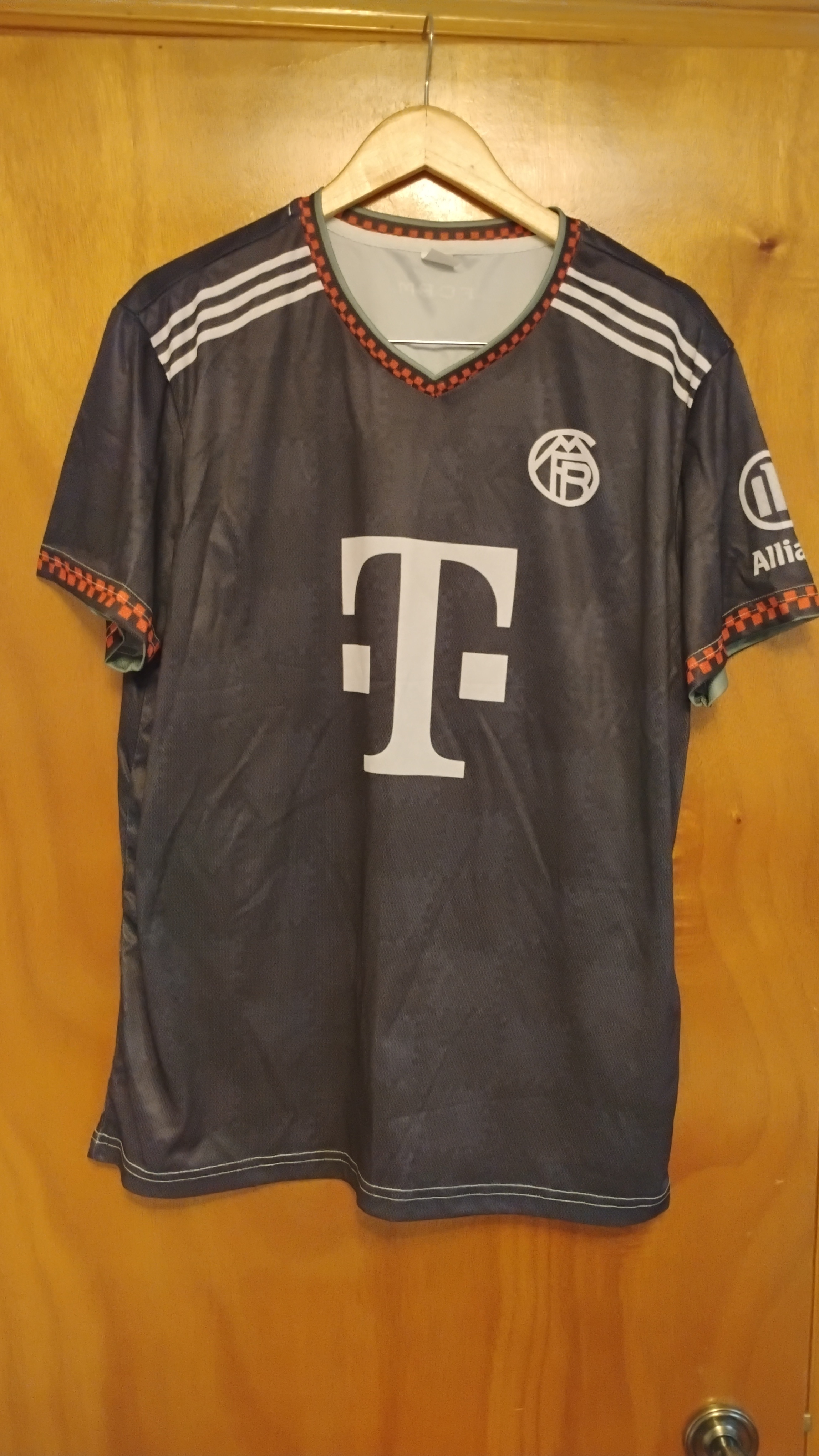FC Bayern Munich Unofficial 2025-26 3rd Jersey
