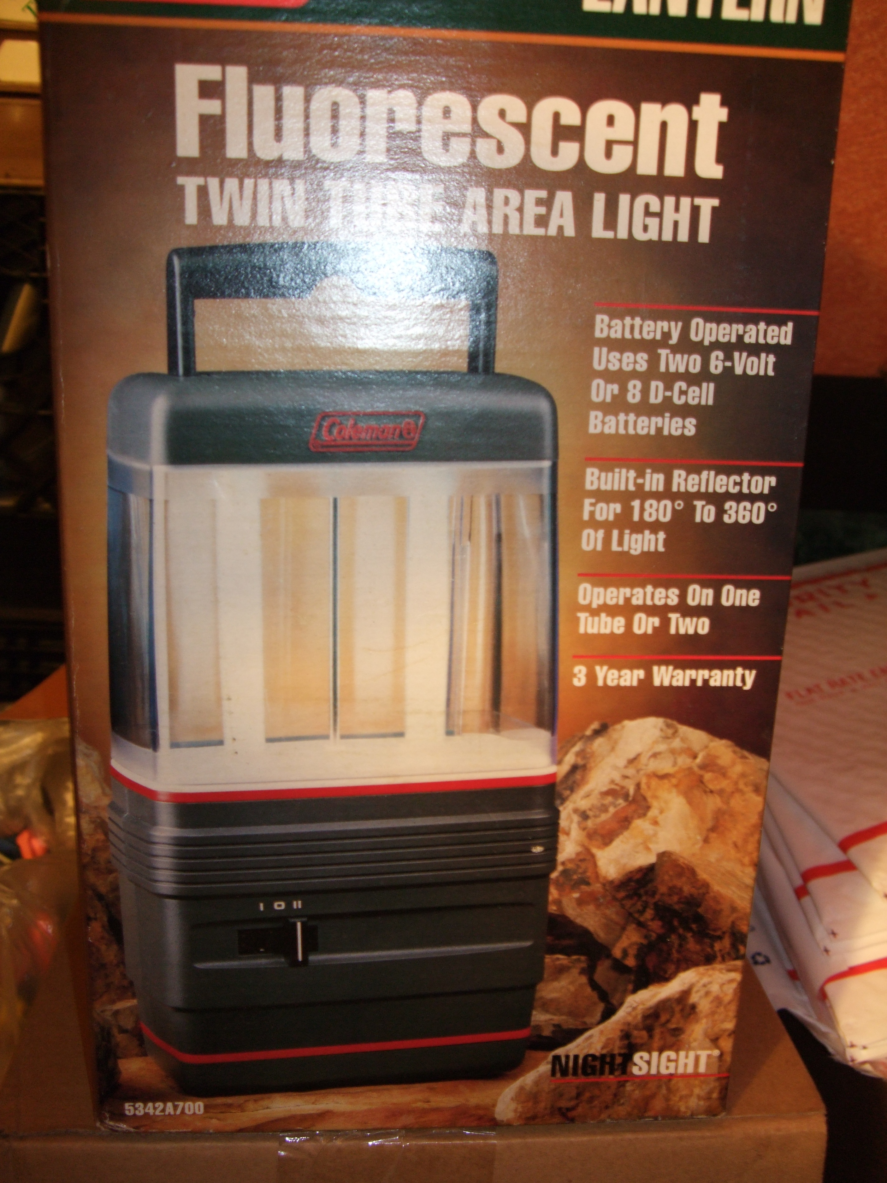 Coleman Fluorescent Twin Tube Area Light