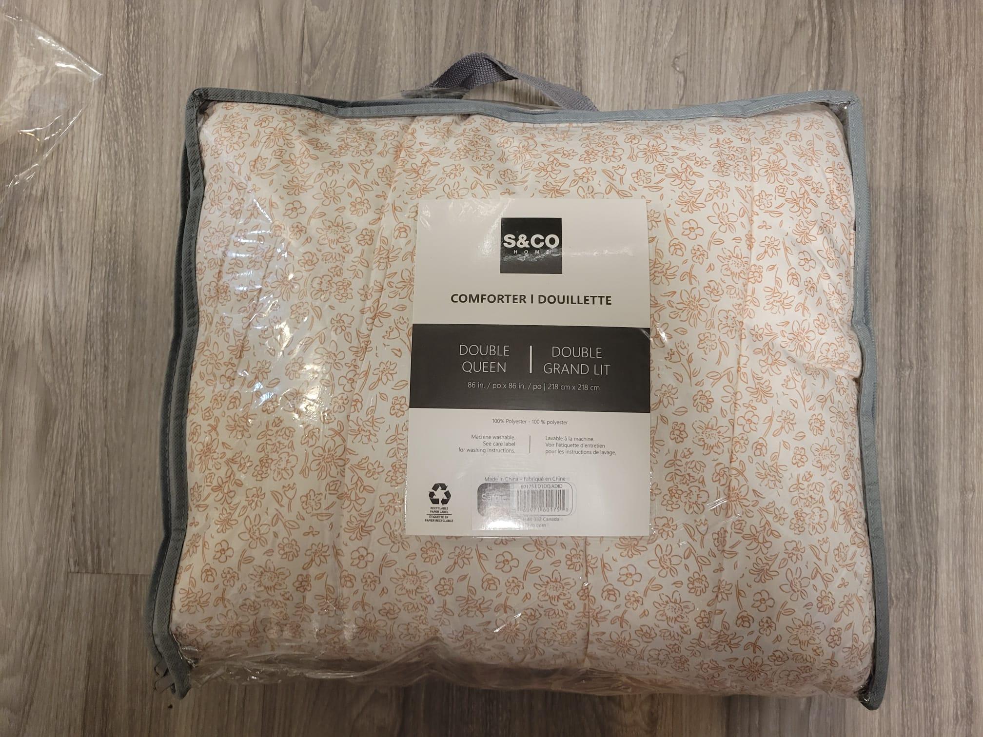 Brand New S&CO Home Double/Queen Comforter - photo 2