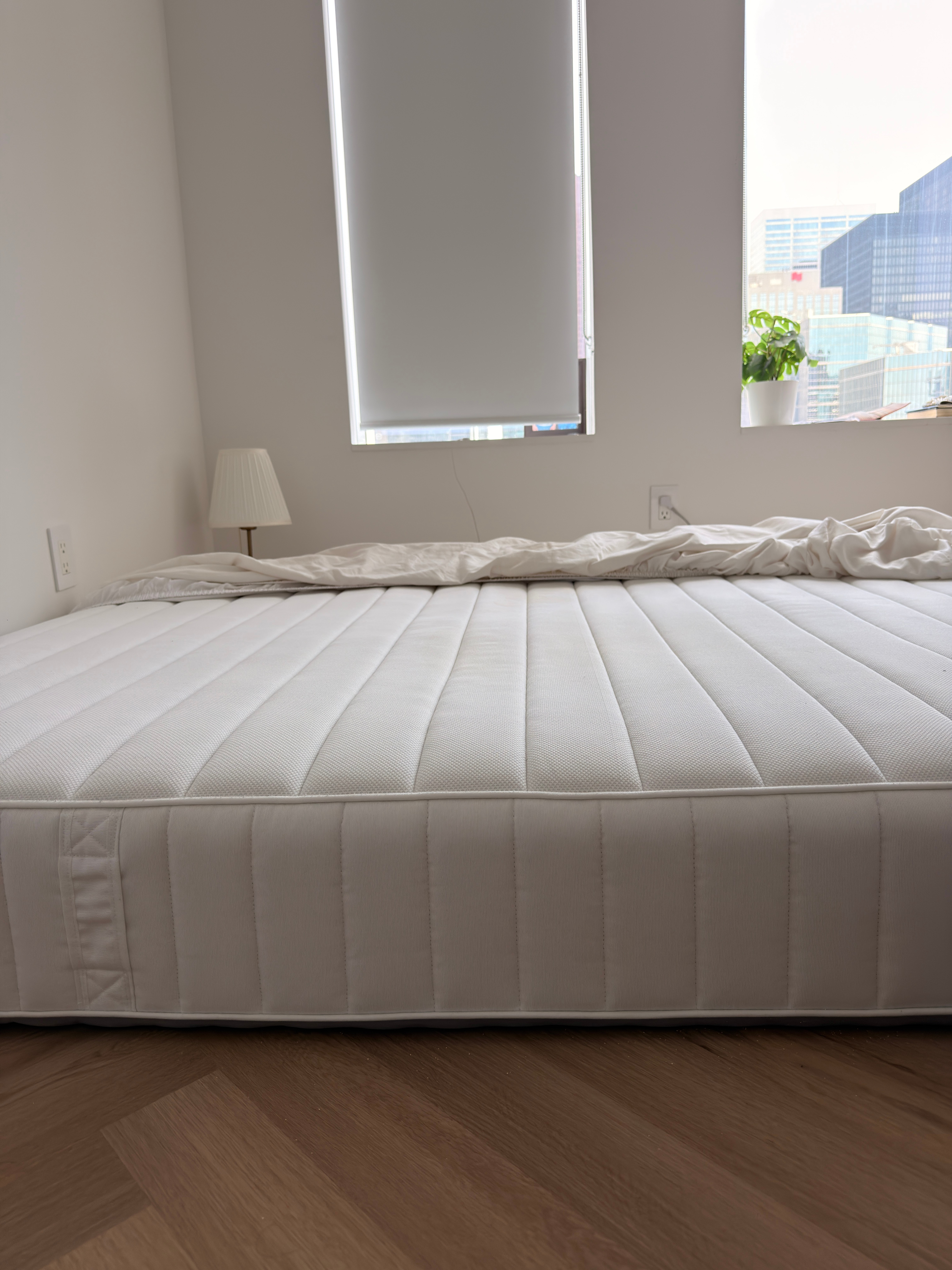IKEA Queen Hybrid Mattress (Medium Firm) – Excellent Condition - photo 4