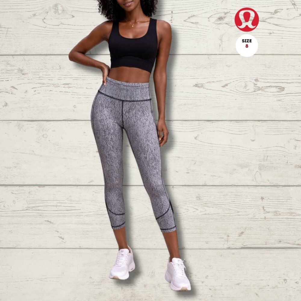 Lululemon Capri Leggings – Size 8 – Black/White Speckled