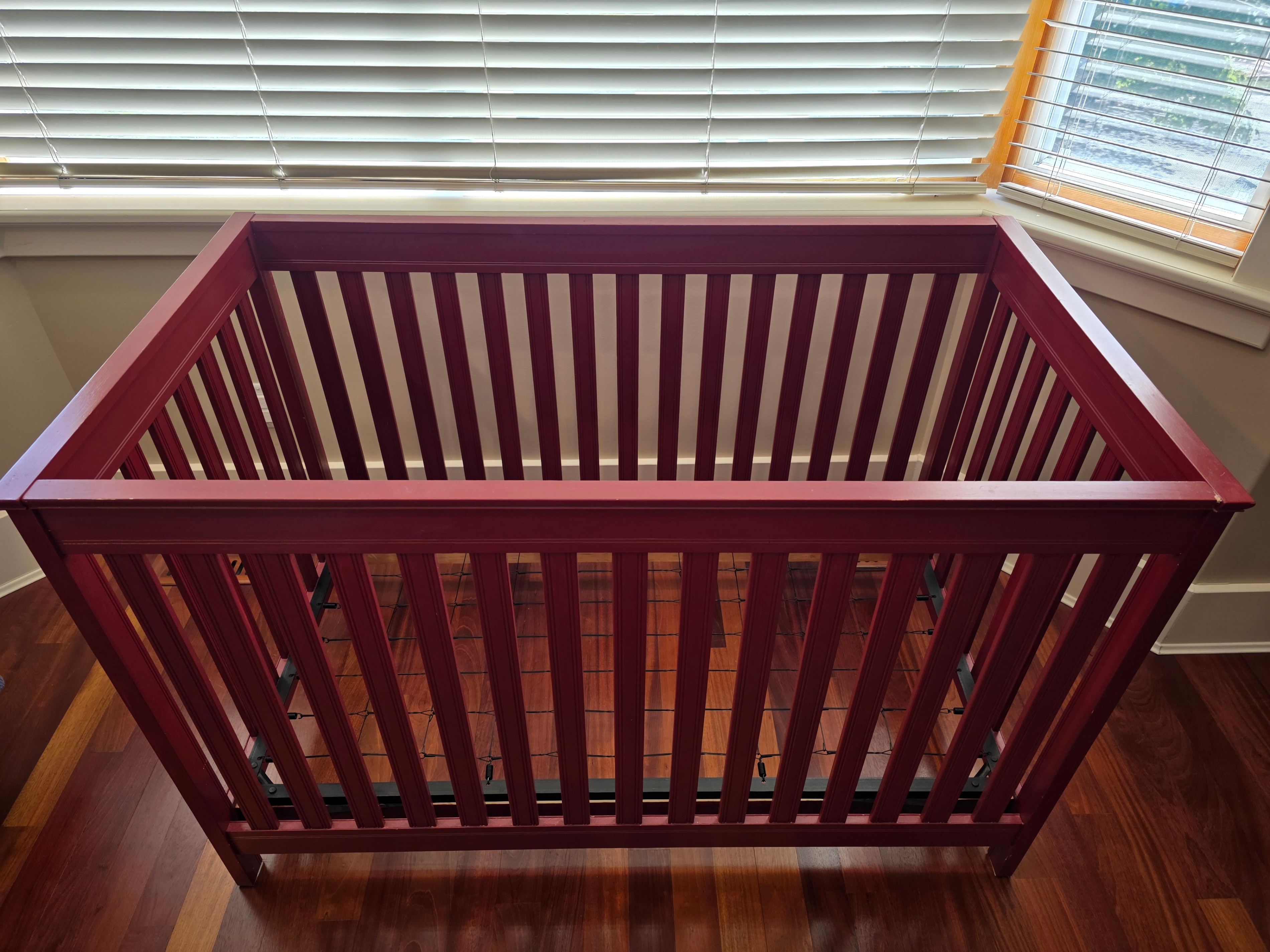 Free Baby Crib - photo 2