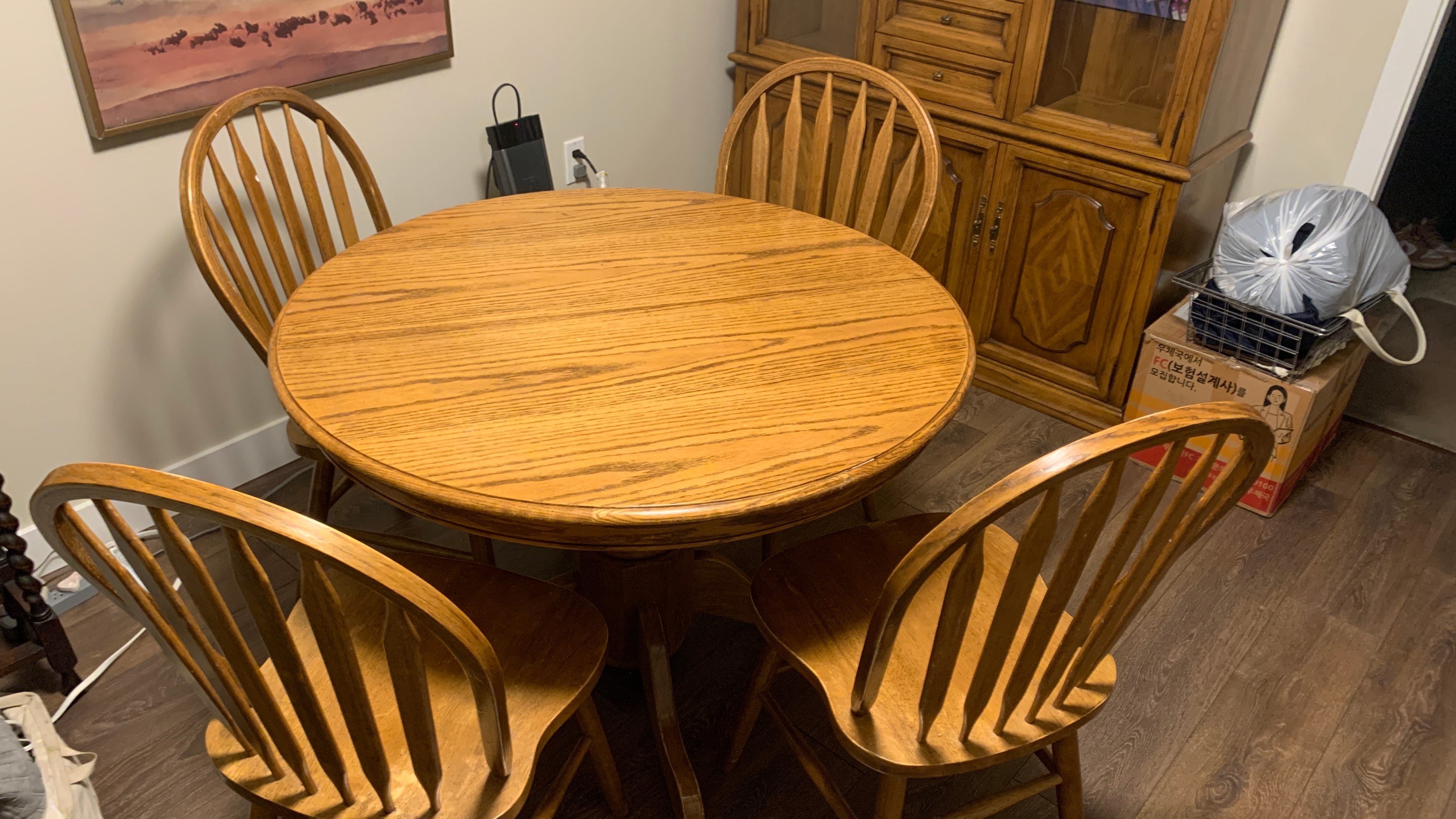 Solid Oak Extendable Round Dining Table & 4 Windsor Chairs