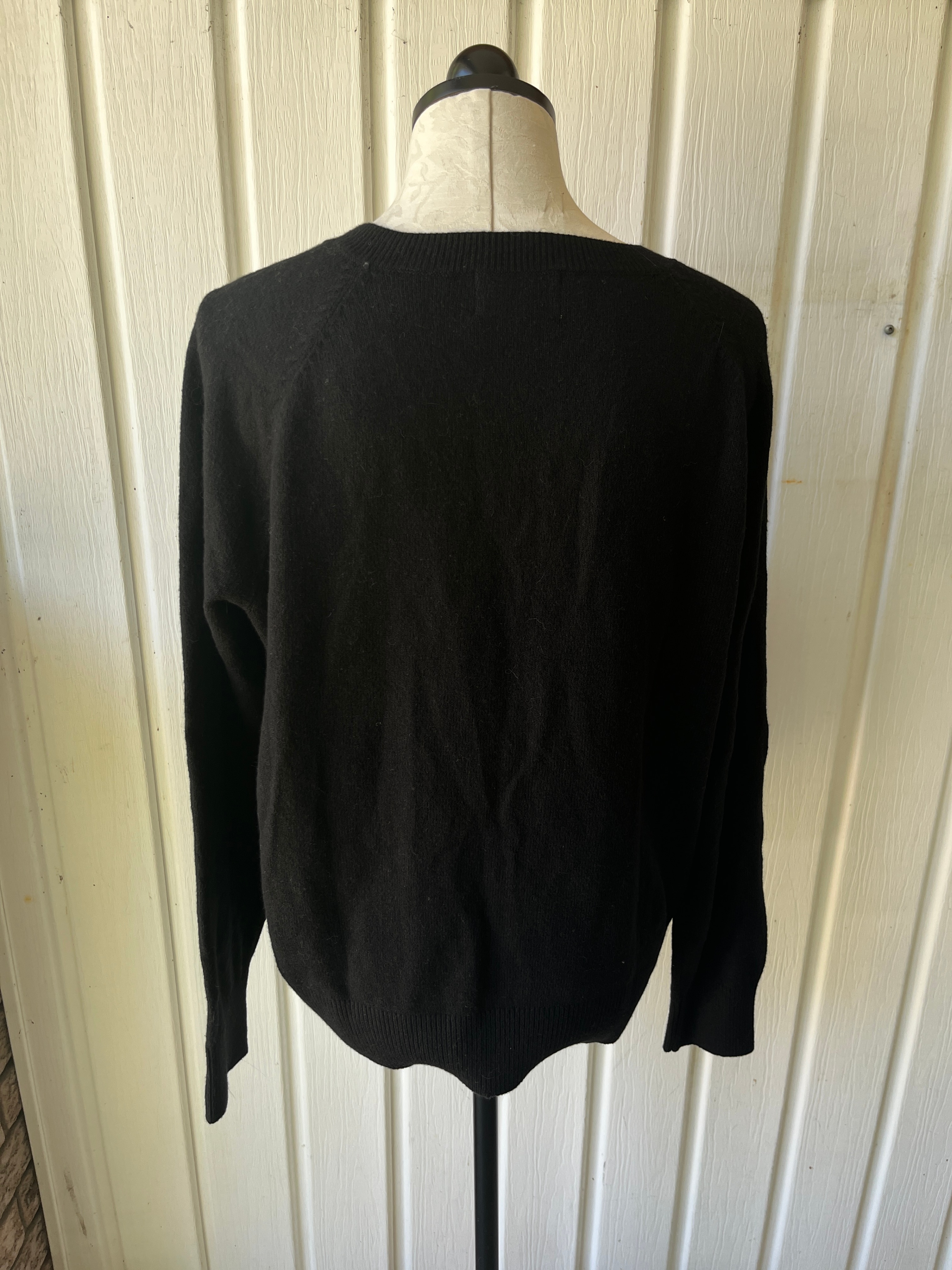 Old Navy SO SOFT Black V-Neck Sweater - photo 2