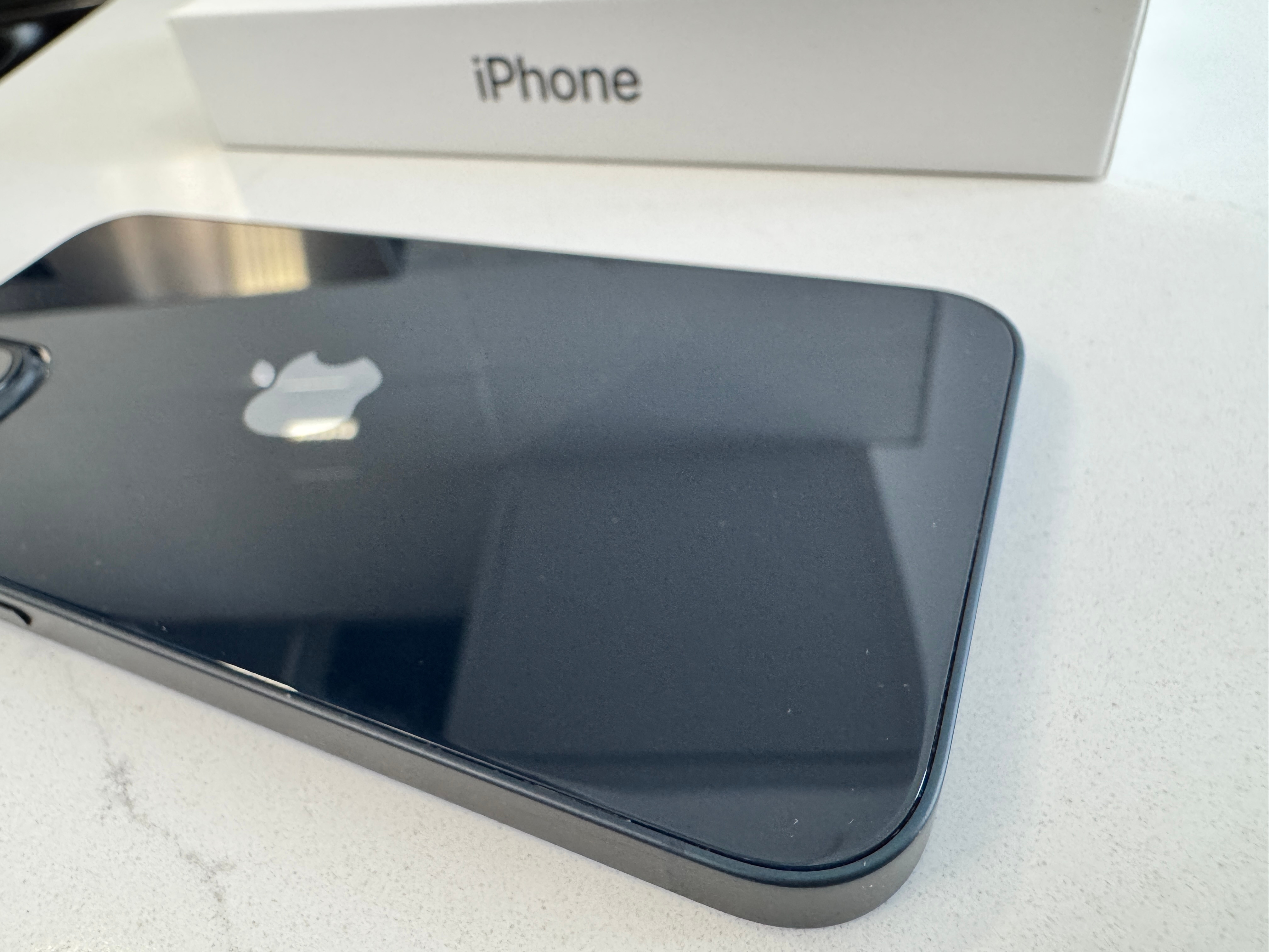 Apple iPhone 13 128GB Midnight A2631 w/ Box - photo 4