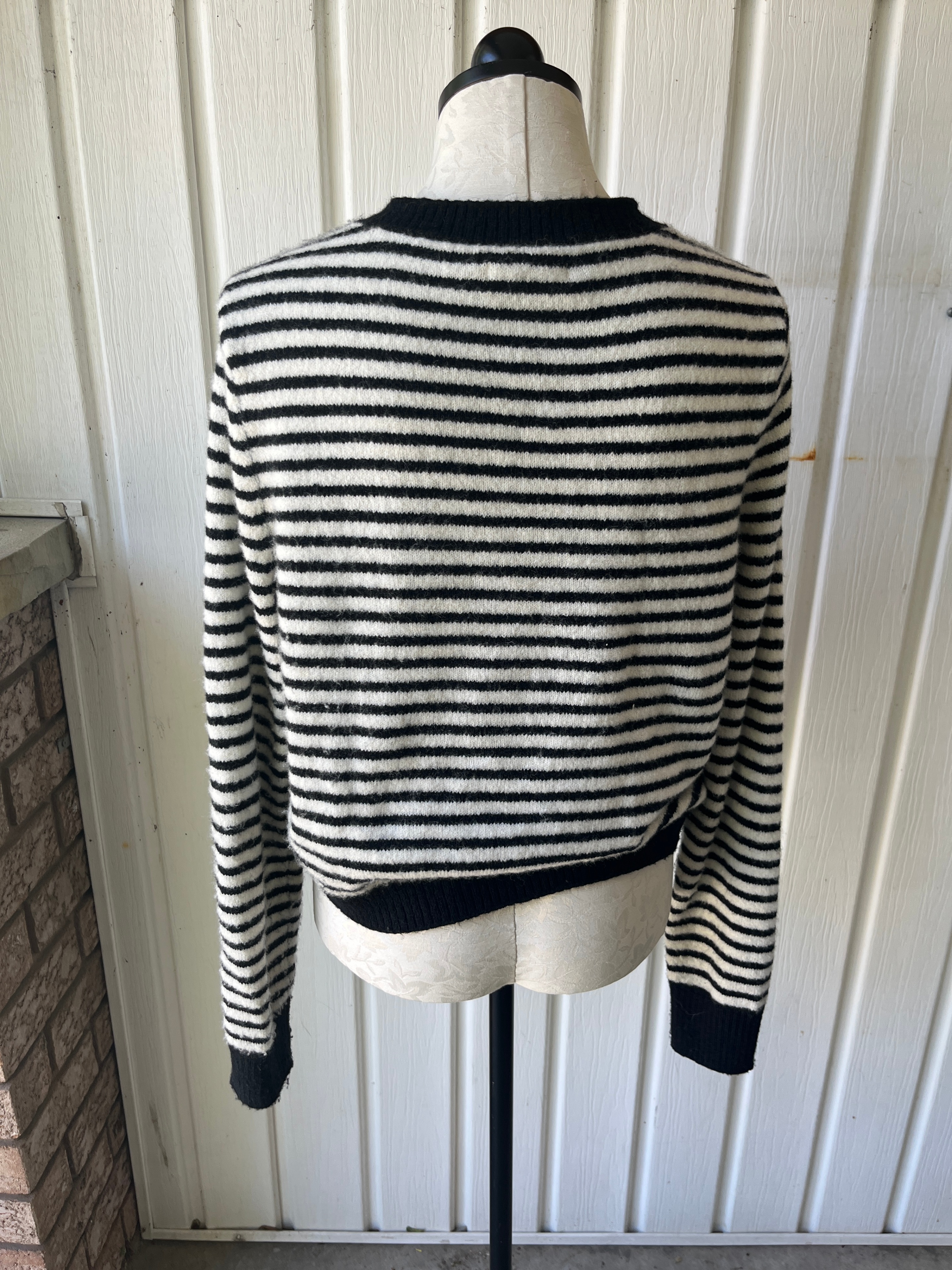 American Eagle Striped V-Neck Sweater L/G - photo 2