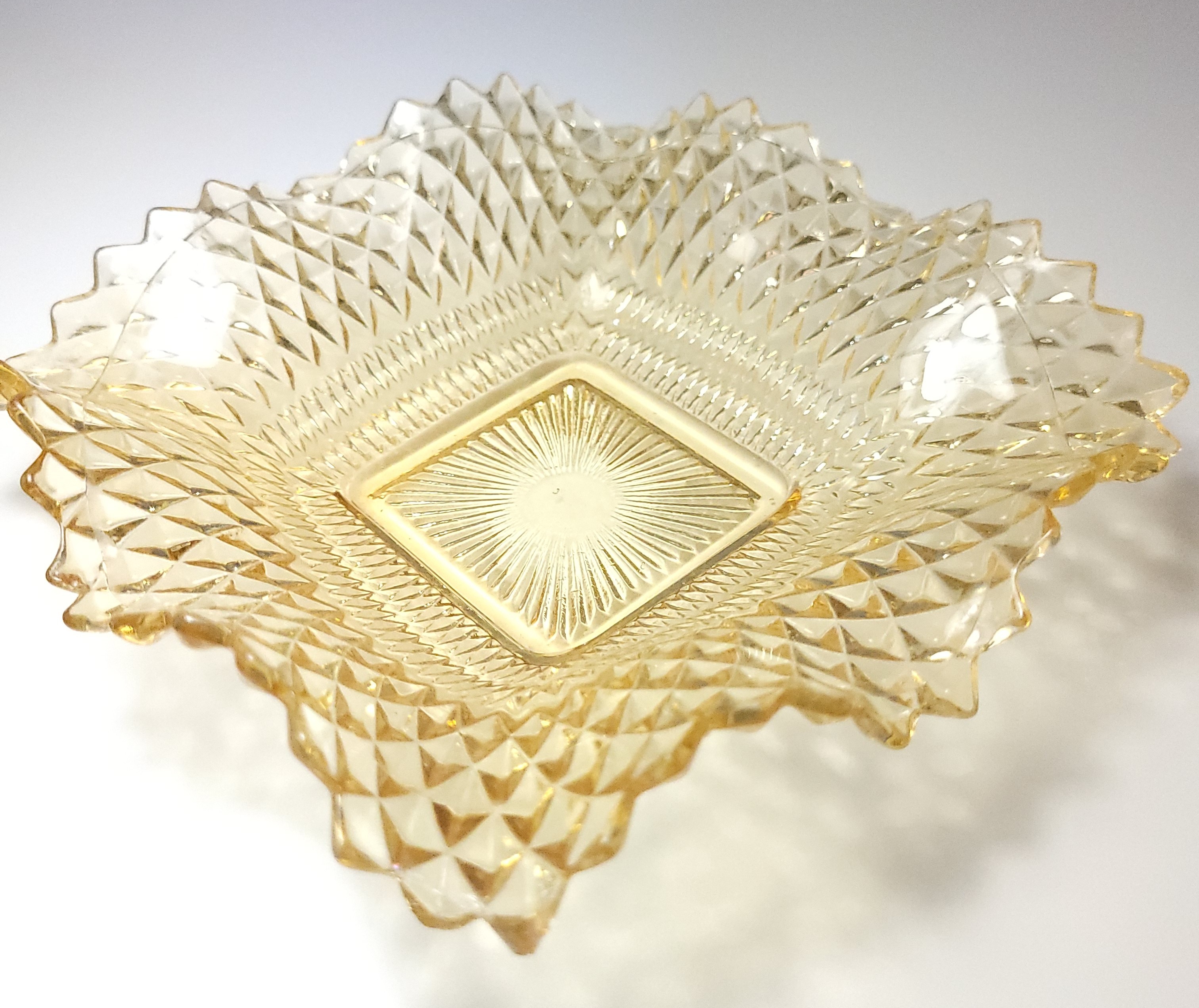 Indiana Glass Amber Diamond Point Square Ruffled Bowl Circa 1965 - photo 5