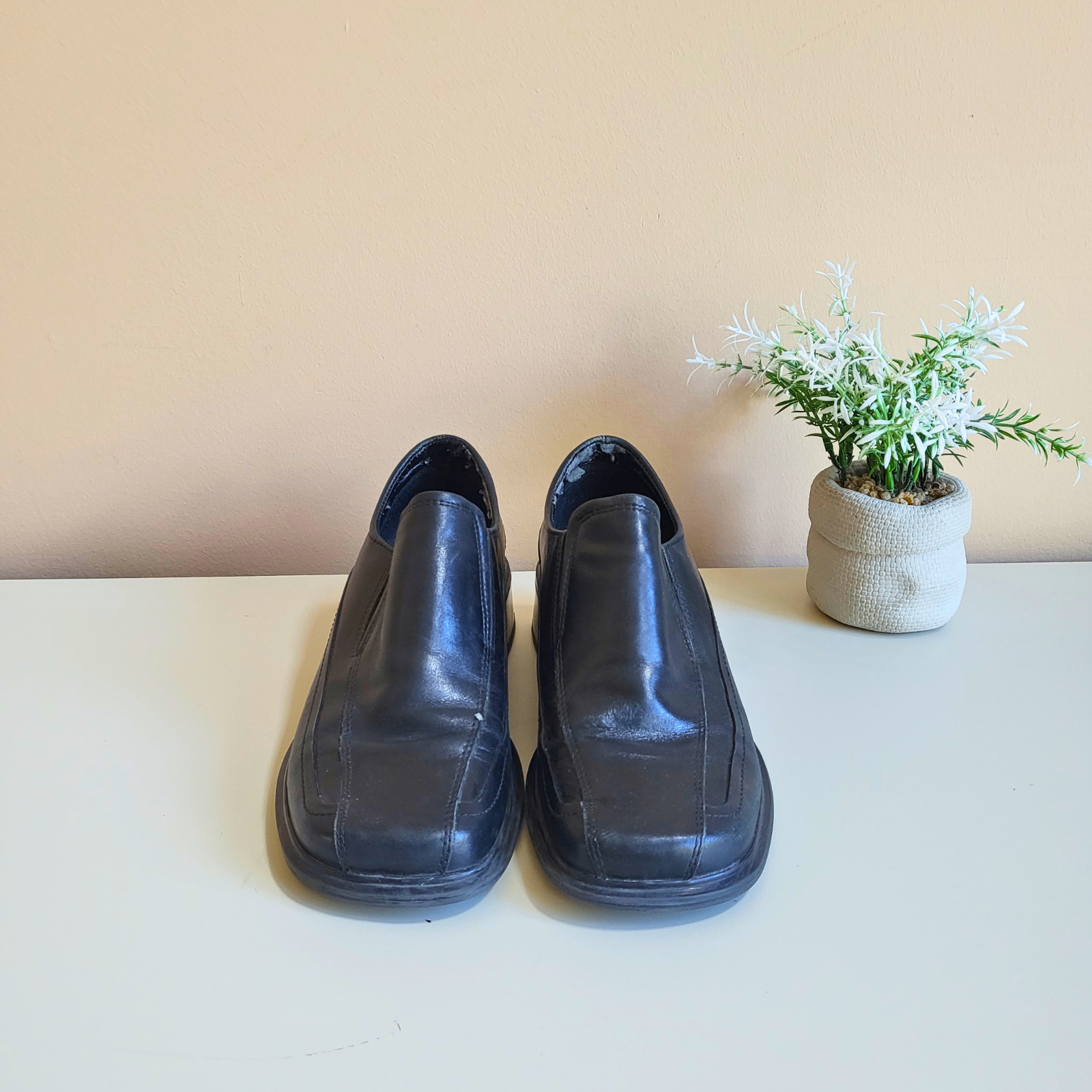 Spring - Size 7.5 Black Loafers - Pre-Loved! 👟
