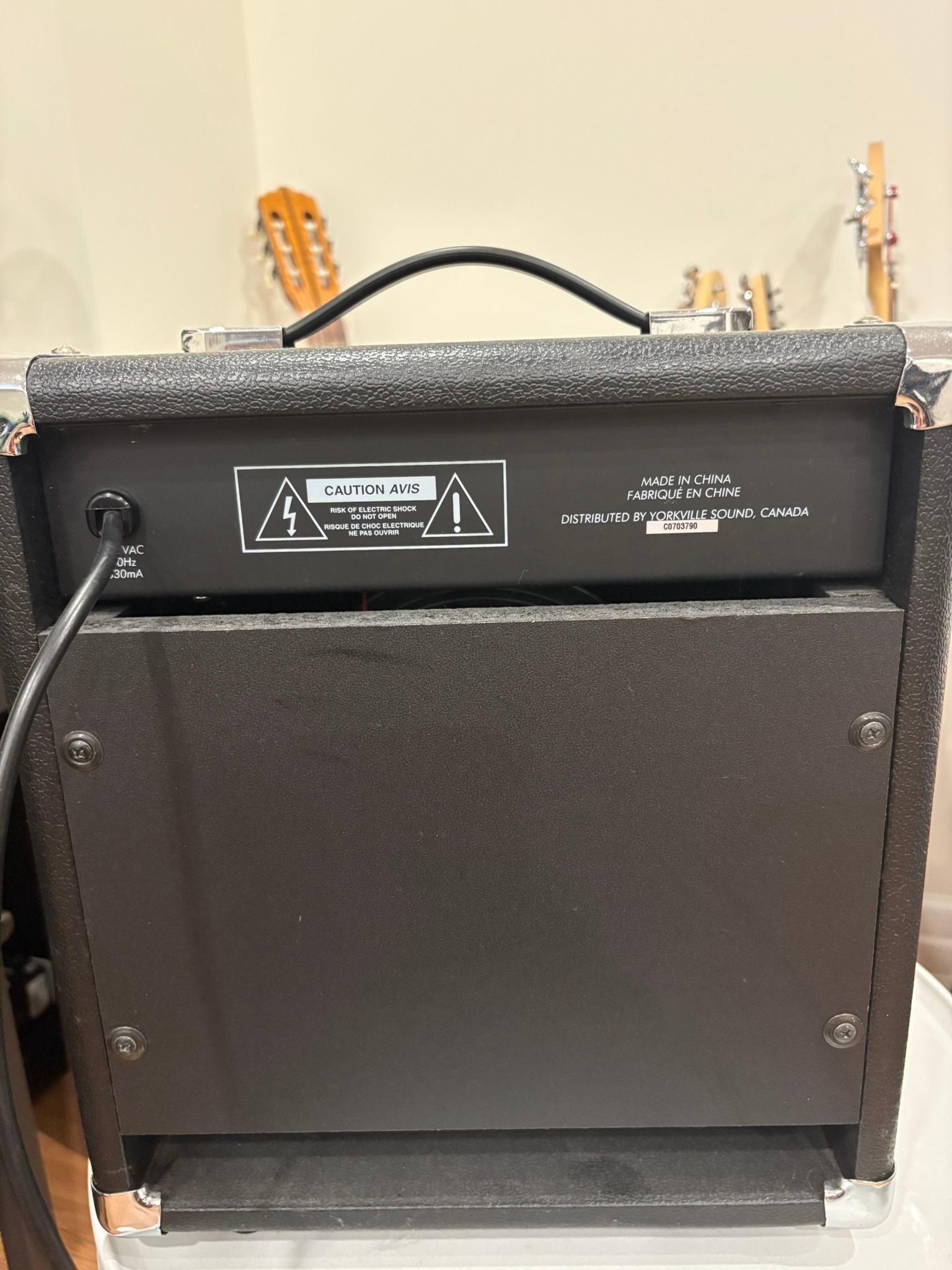 Traynor Bass Mate 10 Bass Amplifier – Compact & Powerful Amp - photo 2