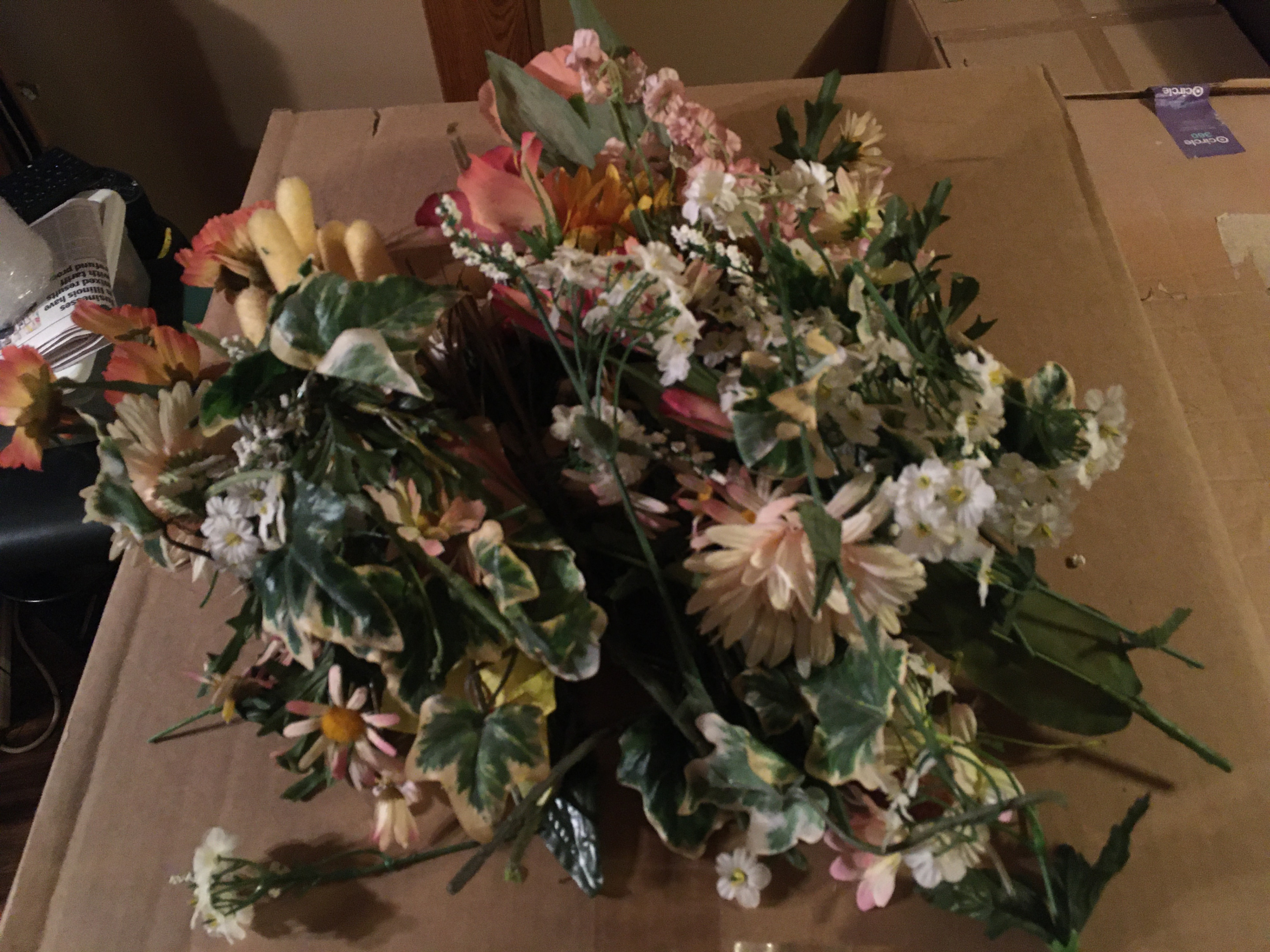 HUGE LOT FAKE ARTIFICIAL FLOWERS FLORAL VARIOUS SIZES/COLORS - photo 5