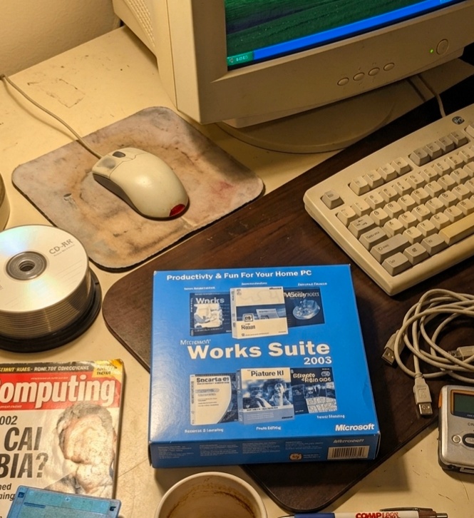Microsoft Works Suite 2003 Software Box