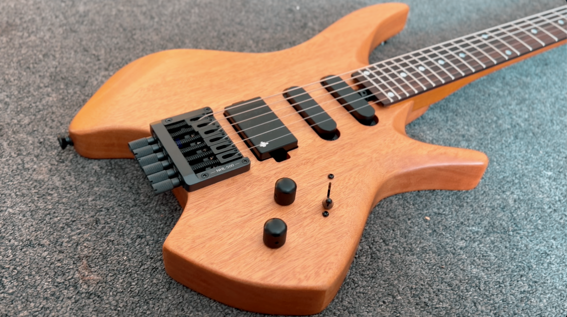 DONNER HEADLESS GUITAR - photo 2