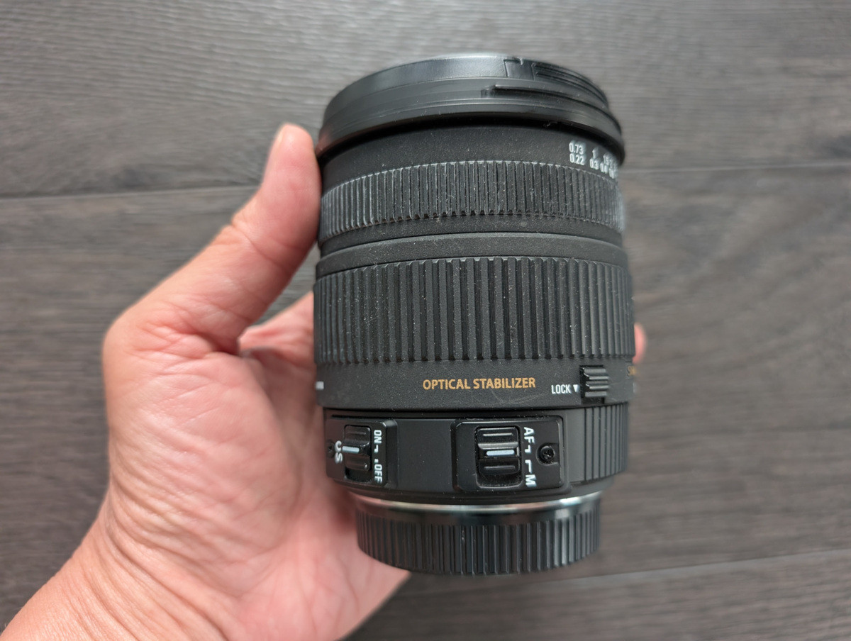 Sigma DC Autofocus 17-70mm f/2.8-4 Macro OS HSM APS-C DSLR lens - photo 4