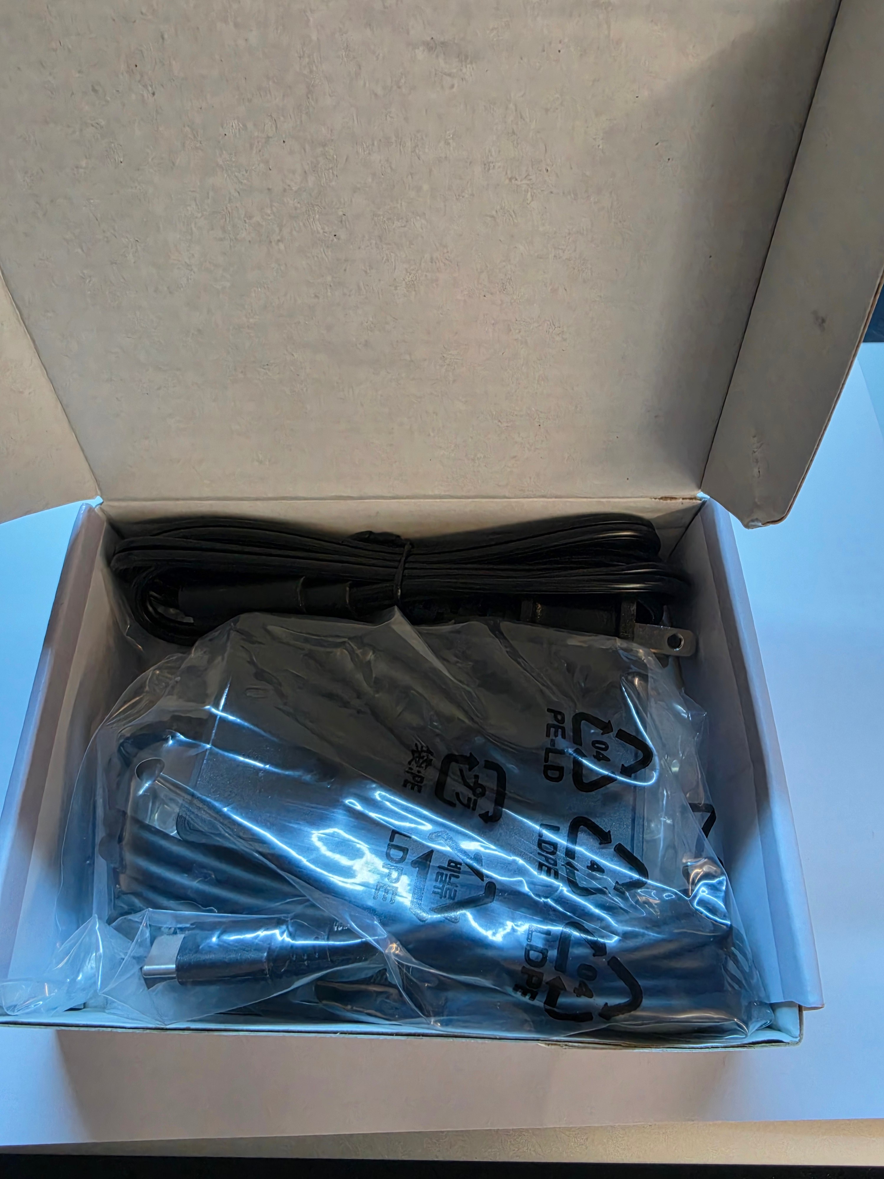 65W Universal USB-C Laptop Charger | Factory Sealed | USB-C - photo 3