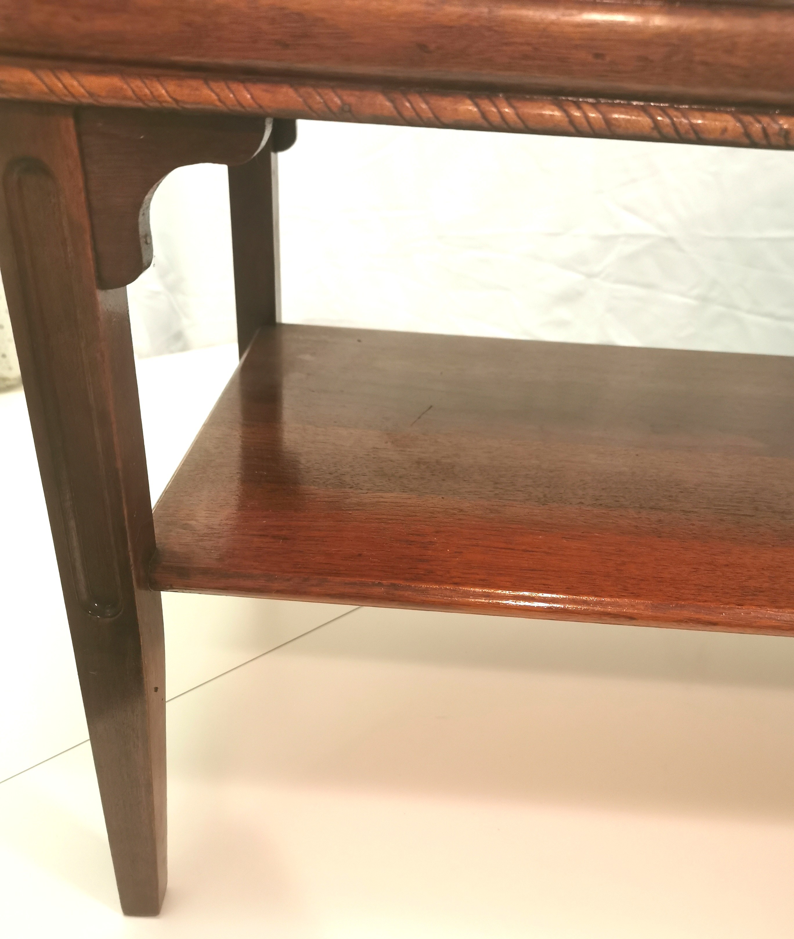 1940s Classic Mahogany 2 Tier Step Table - photo 4