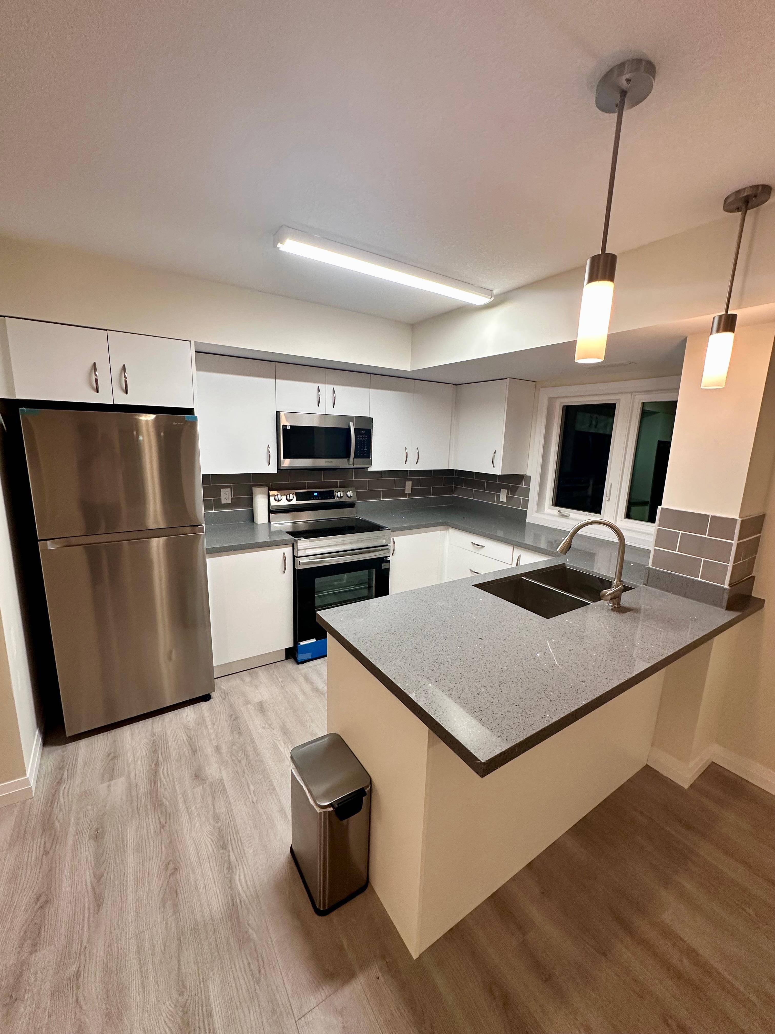 Spacious 3 Bedroom +Den Townhome for rent available   1 Aug 2026 - photo 4
