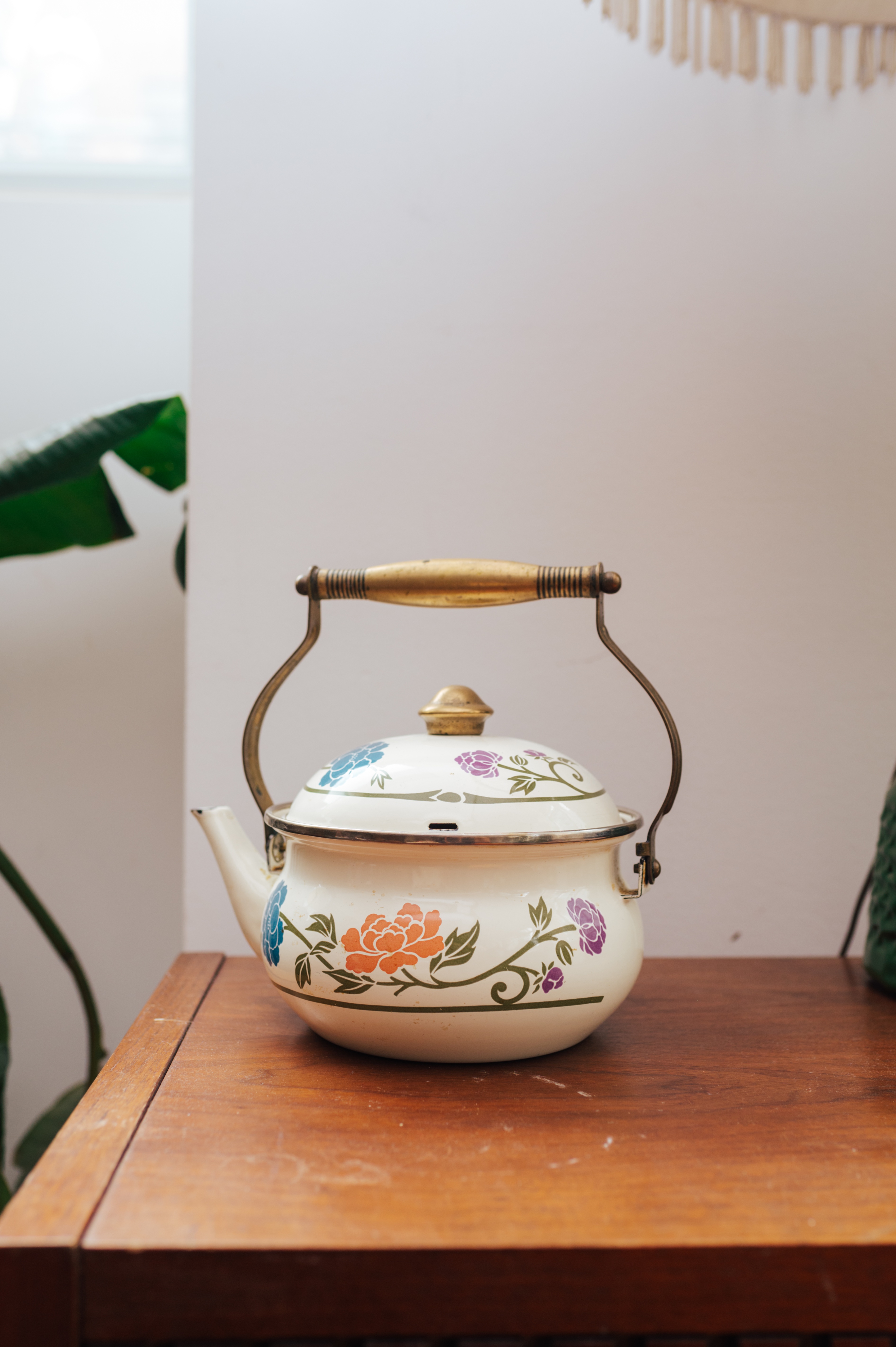 70s Farmhouse Floral Enamel Tea Kettle - photo 4
