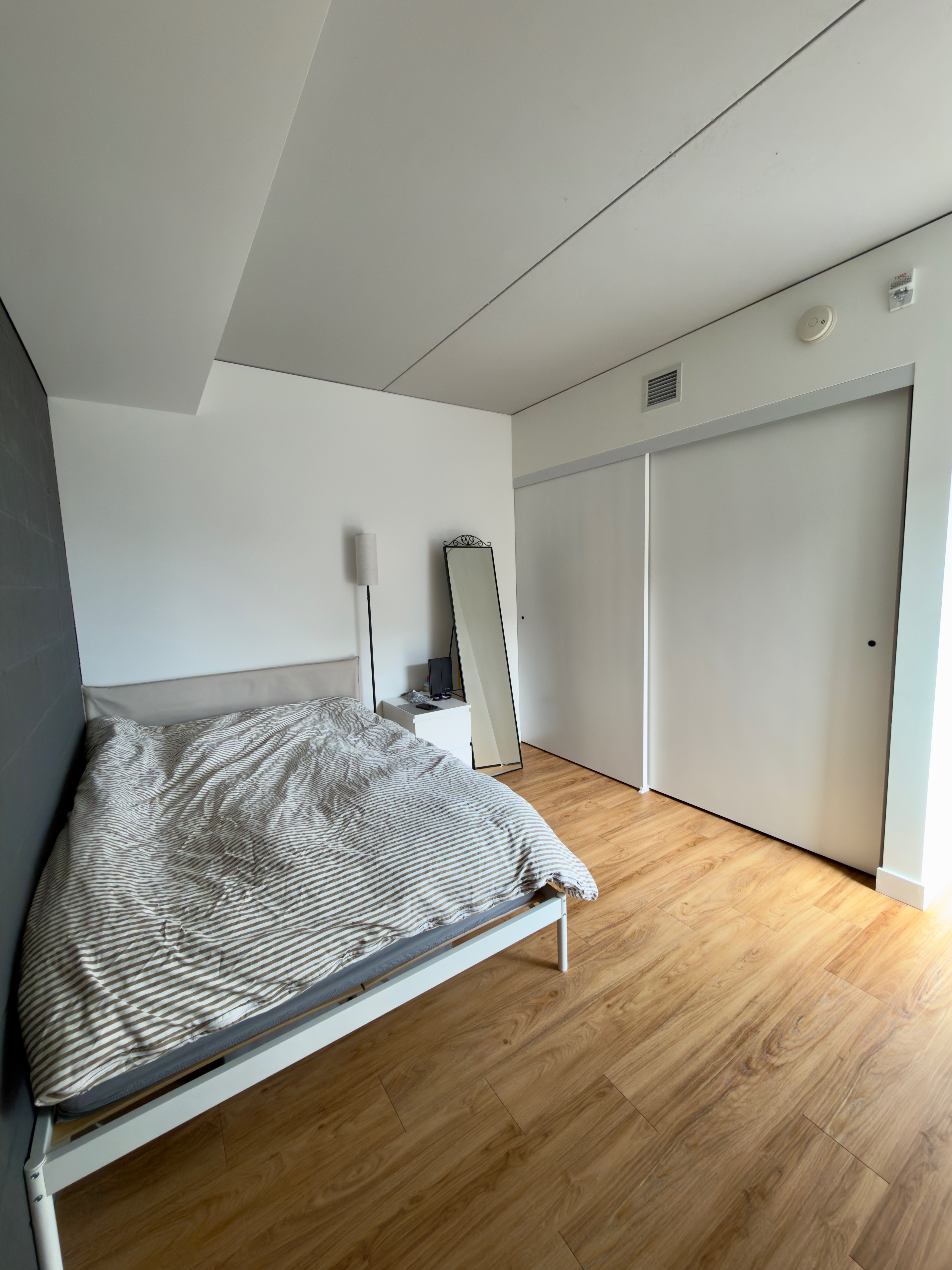 LEASE TRANSFER - 1 BDRM LUXURY APARTMENT, ALL UTILITIES INCLUDED - photo 5
