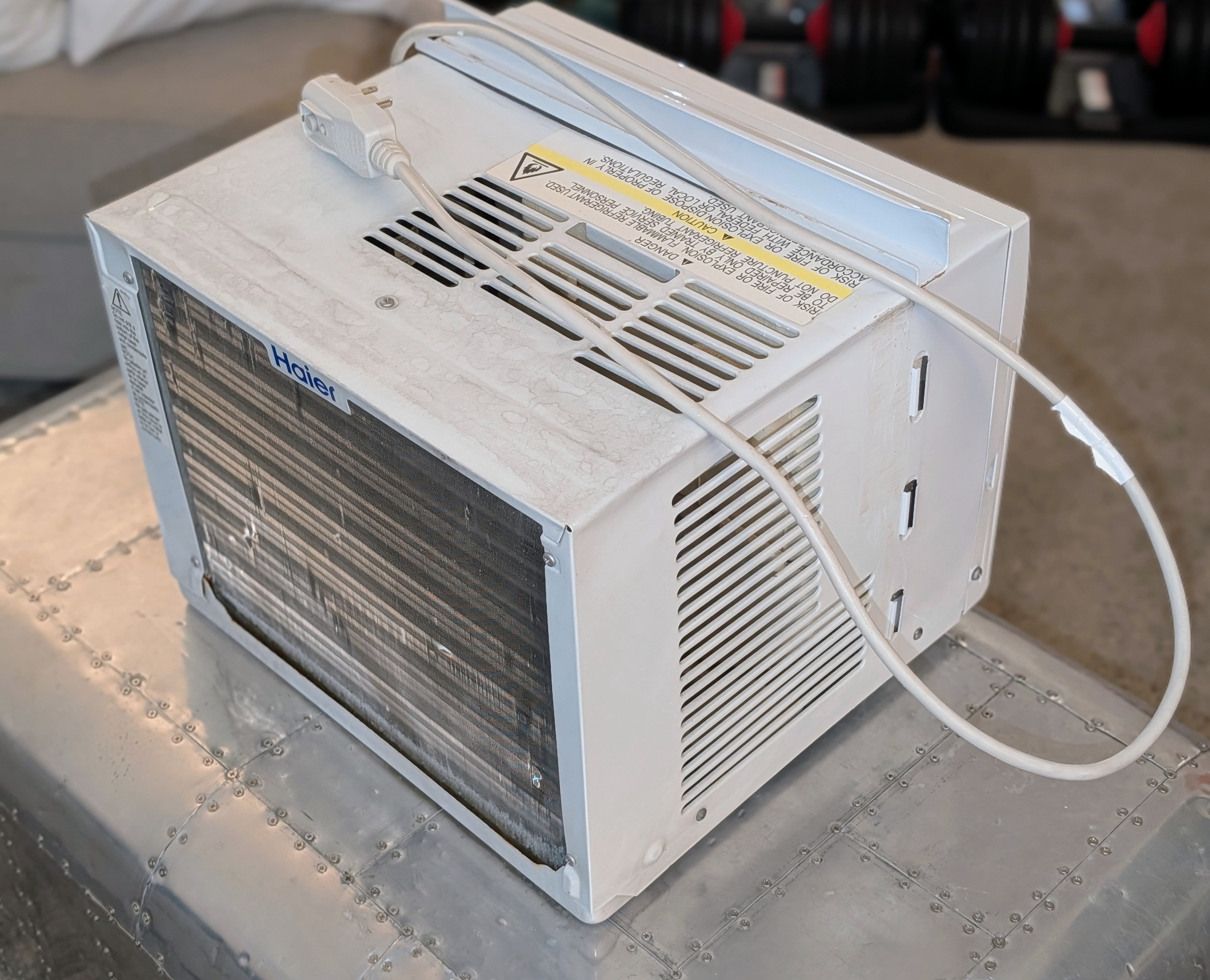 Haier 5,000 BTU Window Air Conditioner  Works Great, blows Cold! - photo 4