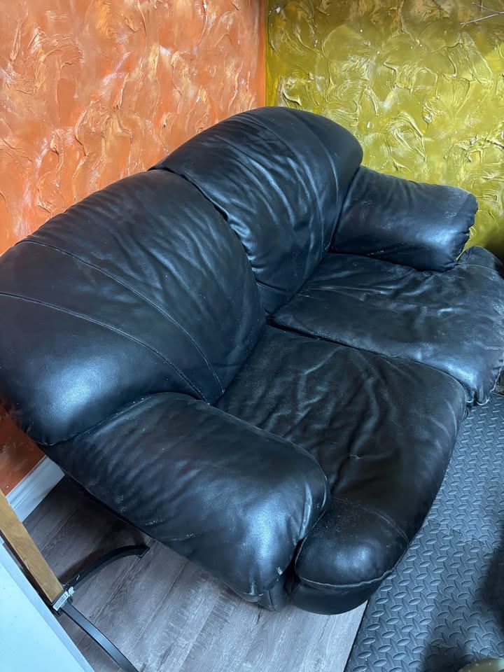 Black Leather Sofa - photo 2