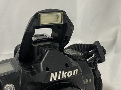 Nikon D70s DSLR Camera Body 6MP Digital SLR + Battery / Tested - photo 4