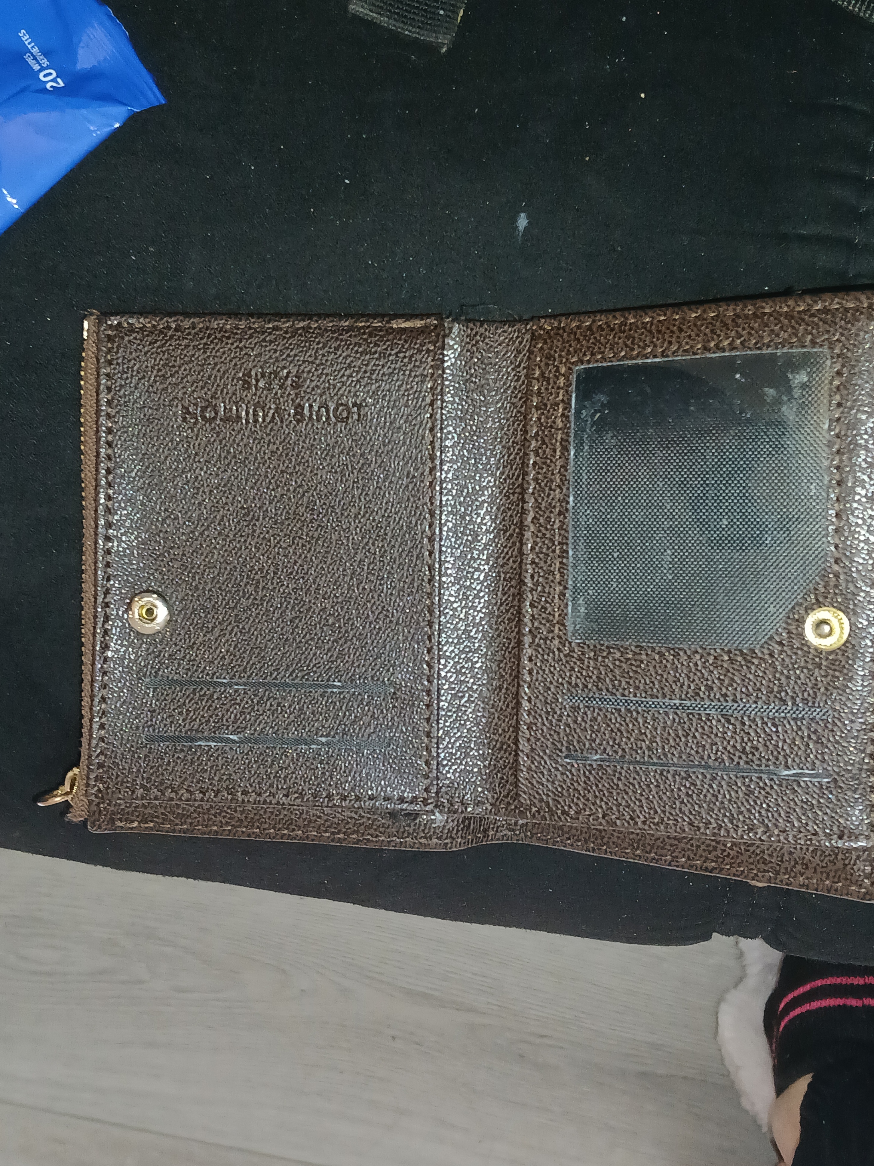 Real Louis Vuitton wonens wallet - photo 2