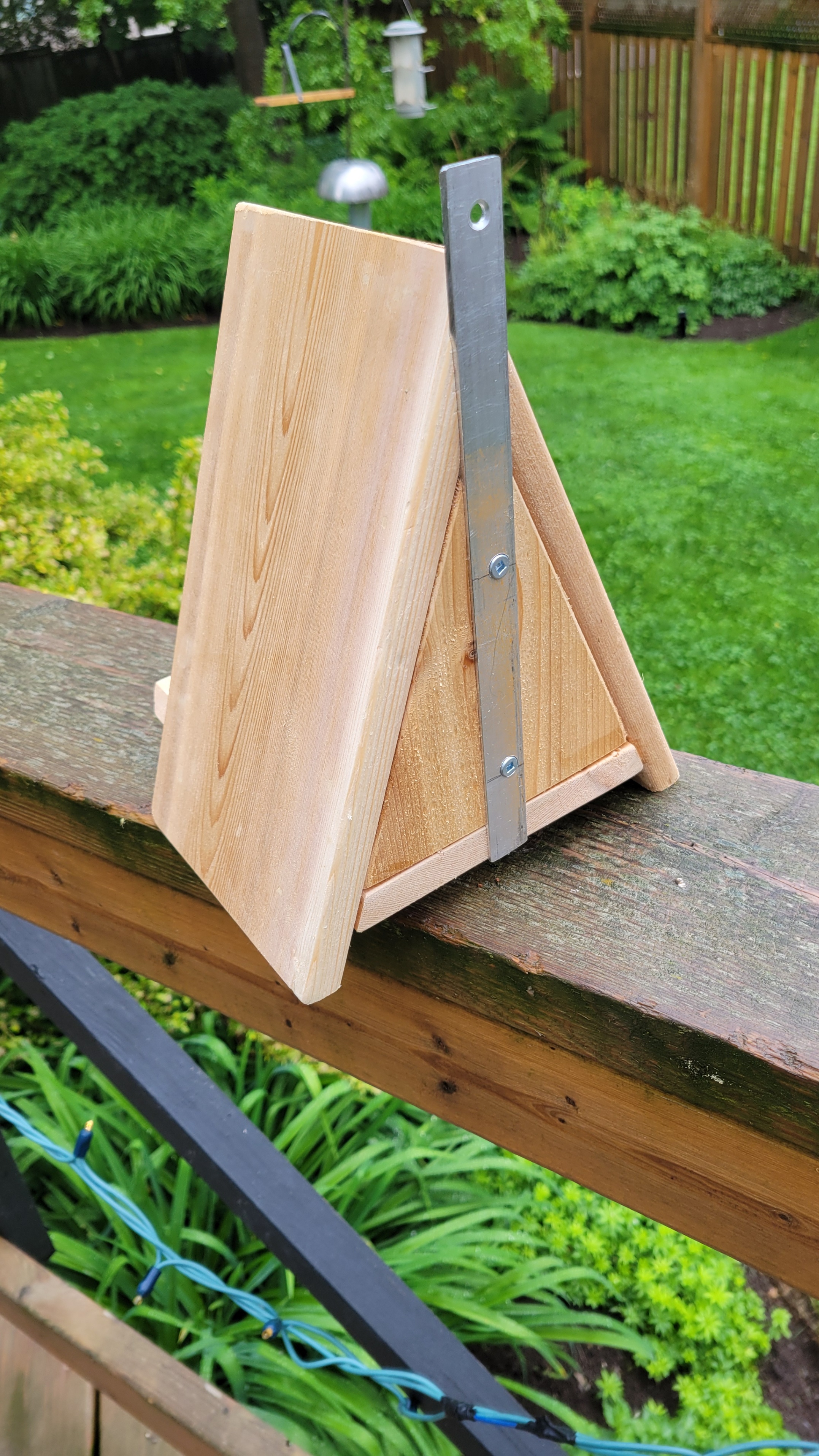 Small Cedar Birdhouse CA$35 - photo 3