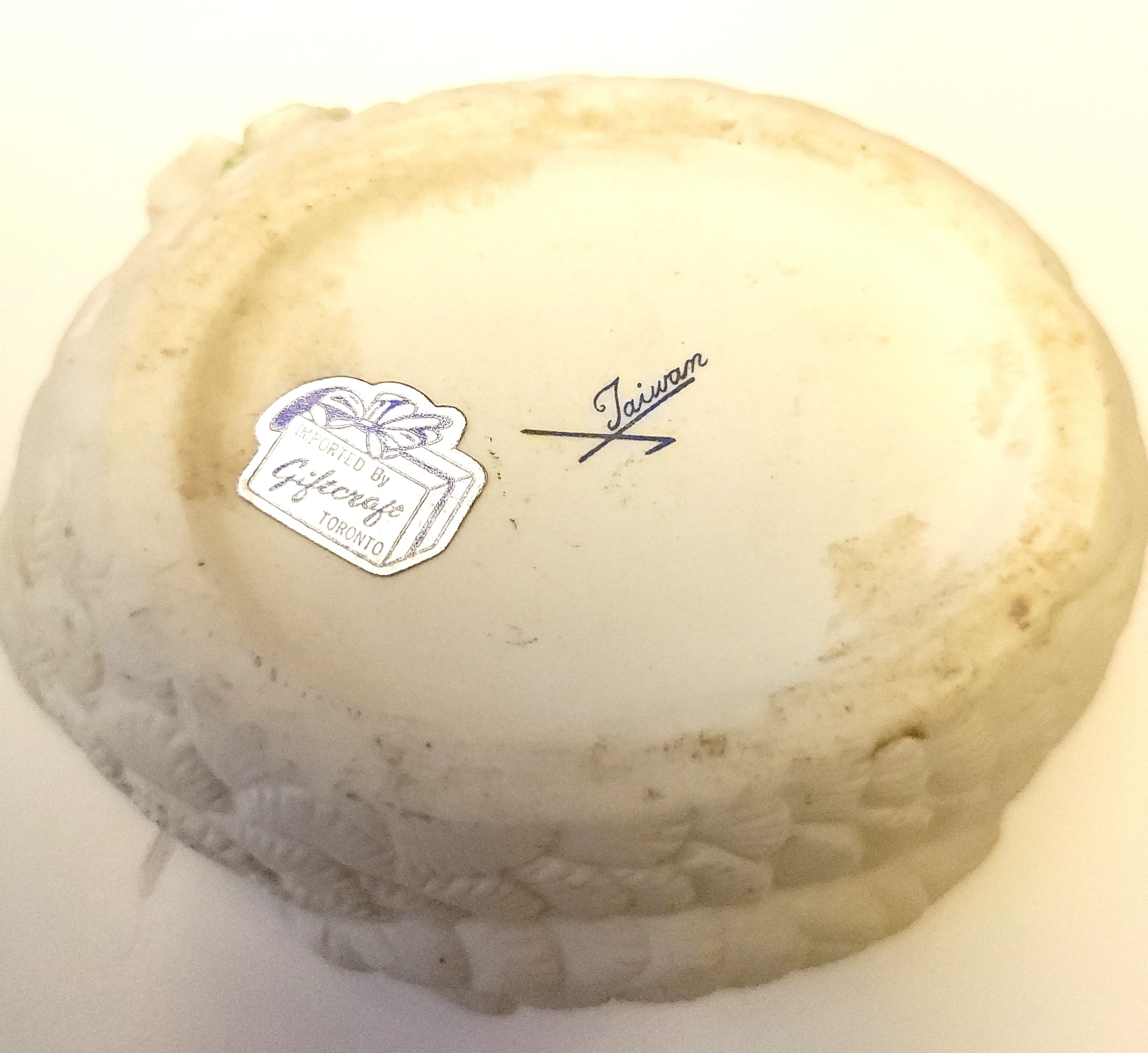 Giftcraft 1980s Porcelain Swan Trinket Box Taiwan - photo 4