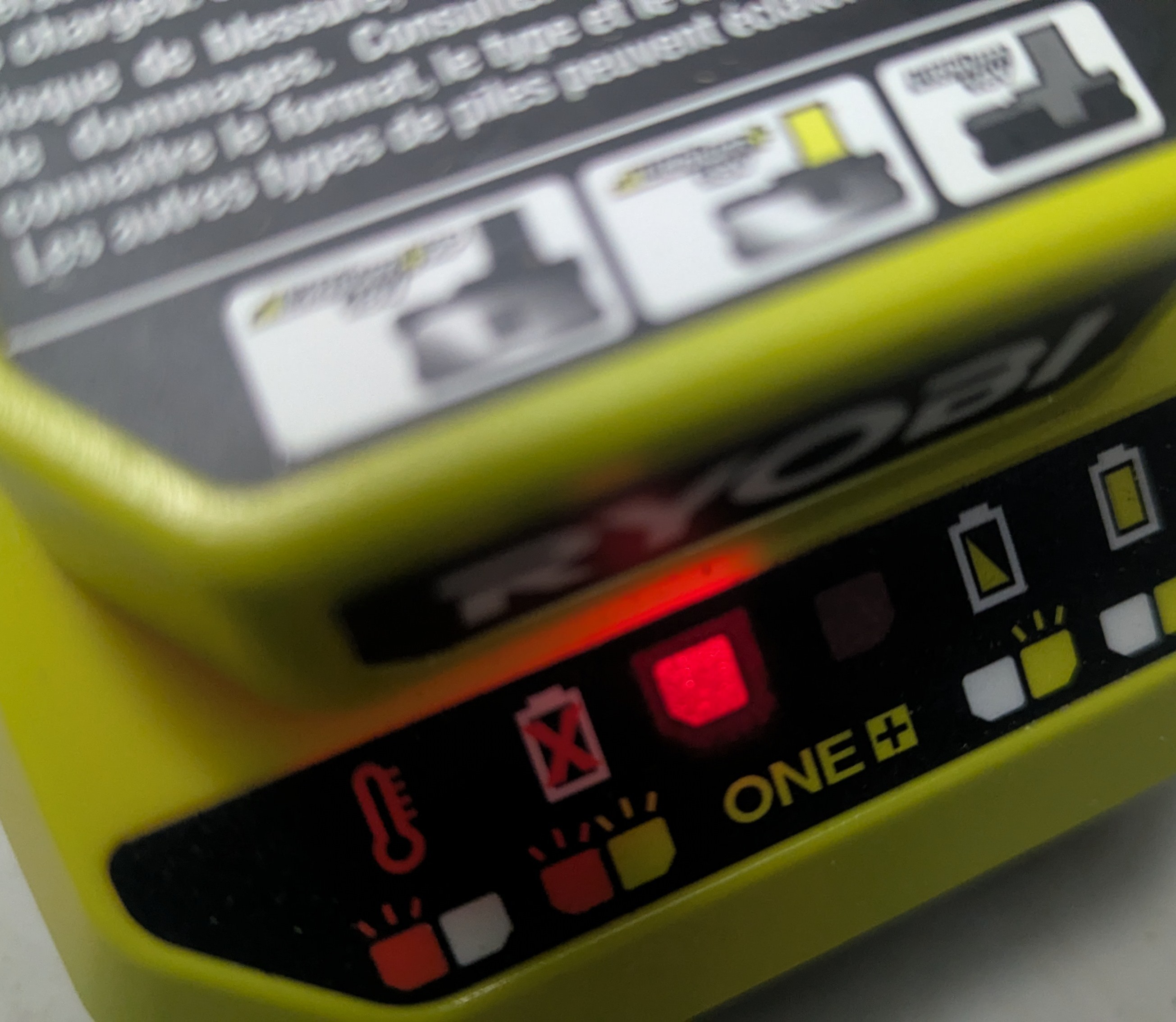 RYOBI ONE+ 18V Lithium-Ion Charger PCG002 18V - photo 2