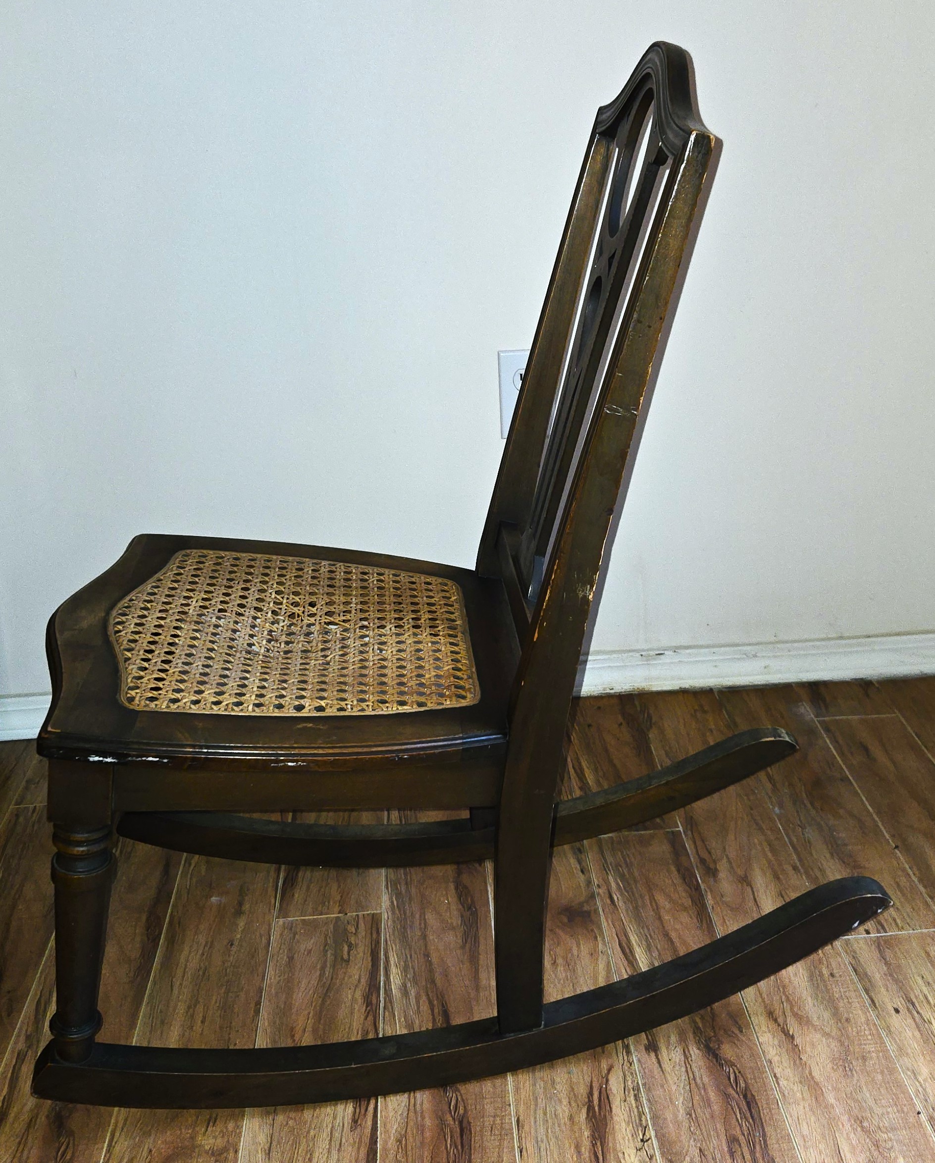 Art Nouveau Nursing Rocker - photo 4