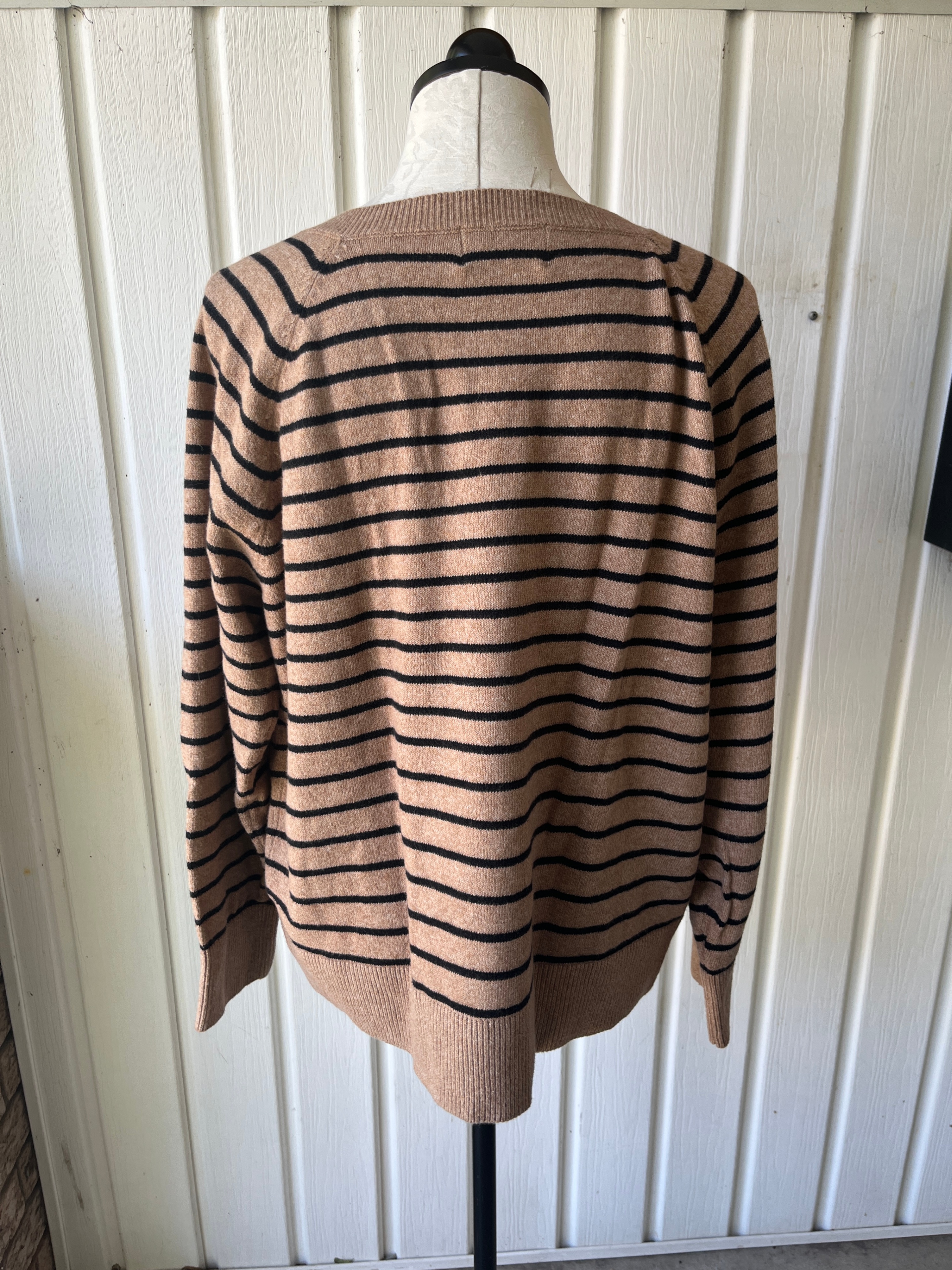 Old Navy Striped V-Neck Sweater - photo 2