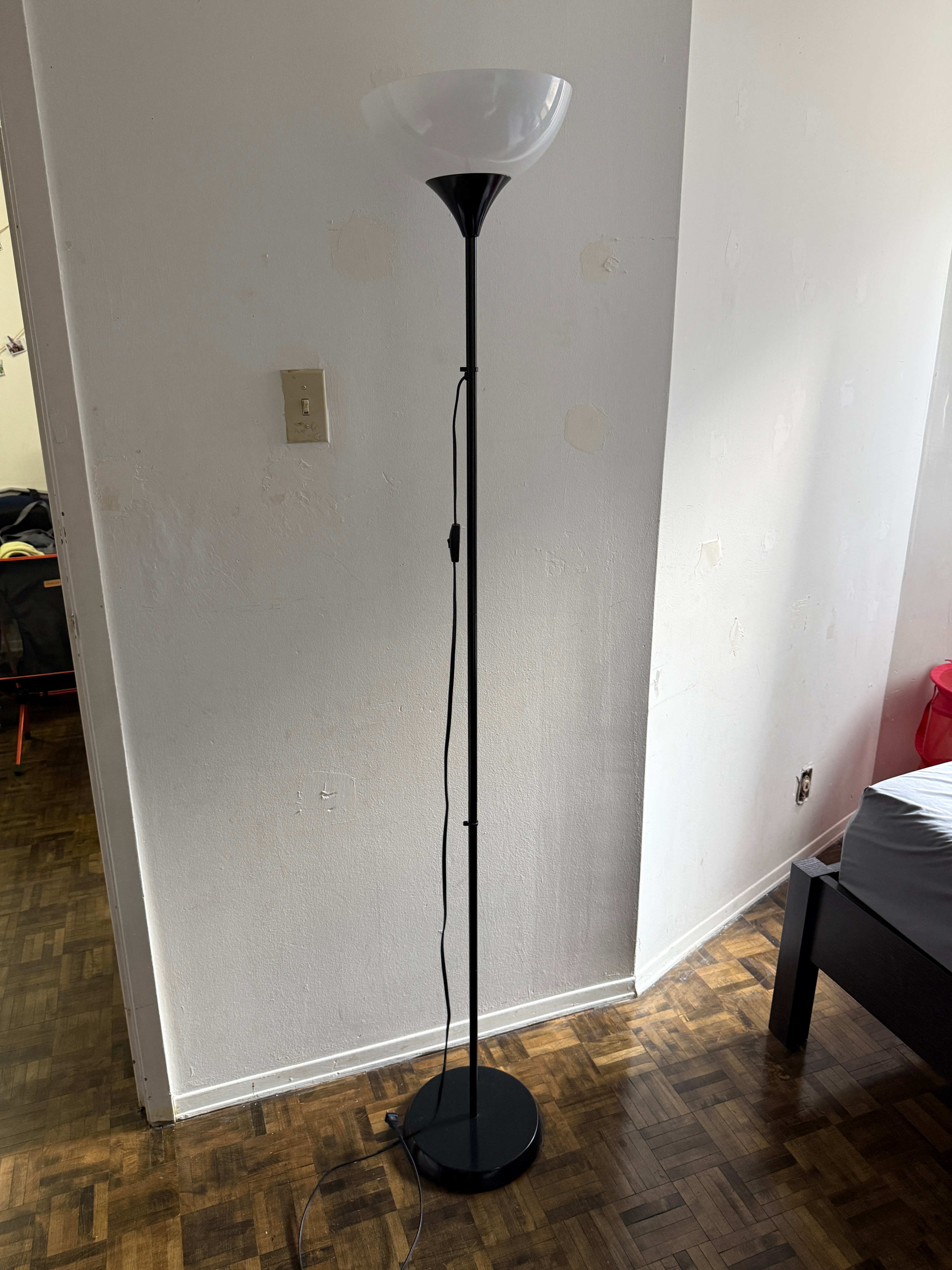 Simple and classic floor uplighter lam - photo 4