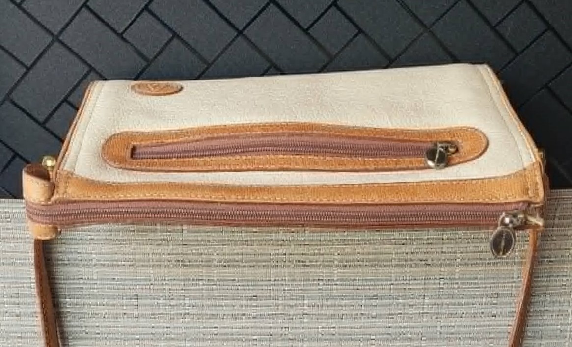 Vintage Premium Genuine Leather Liz Claiborne Bag Made in Korea - photo 4