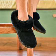 New in box OluKai LU’I Lava Rock Black Slippers size ladies 6