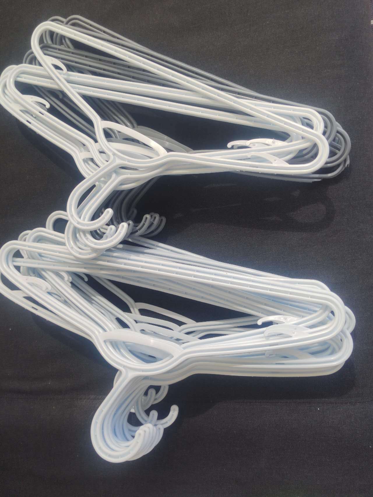 Utopia Home Premium Wooden Hangers and Plastic Hangers - photo 3